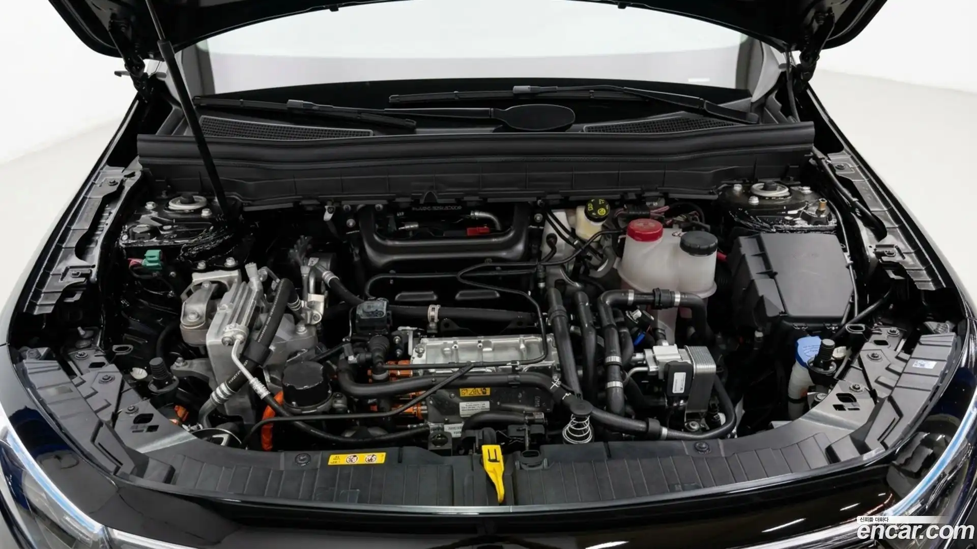 EQB Mercedes-Benz 2025.2-OUTER-006