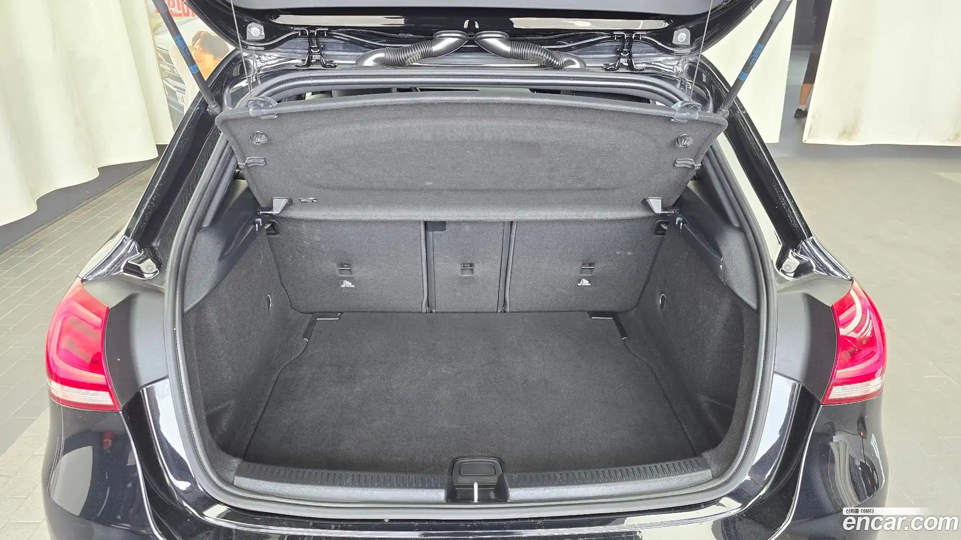 A-Class Mercedes-Benz 2020.4-OPTION-021