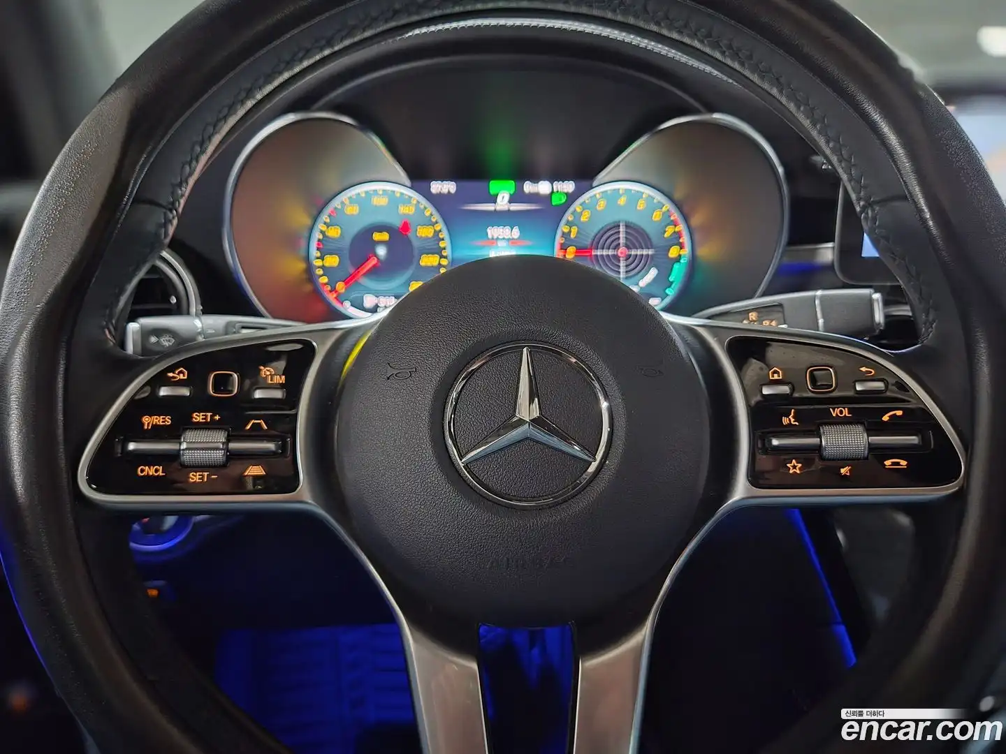 GLC-Class Mercedes-Benz 2020.9-INNER-007