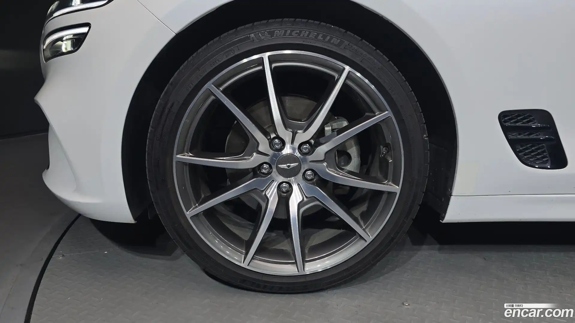 G70 Genesis 2021.11-OUTER-005