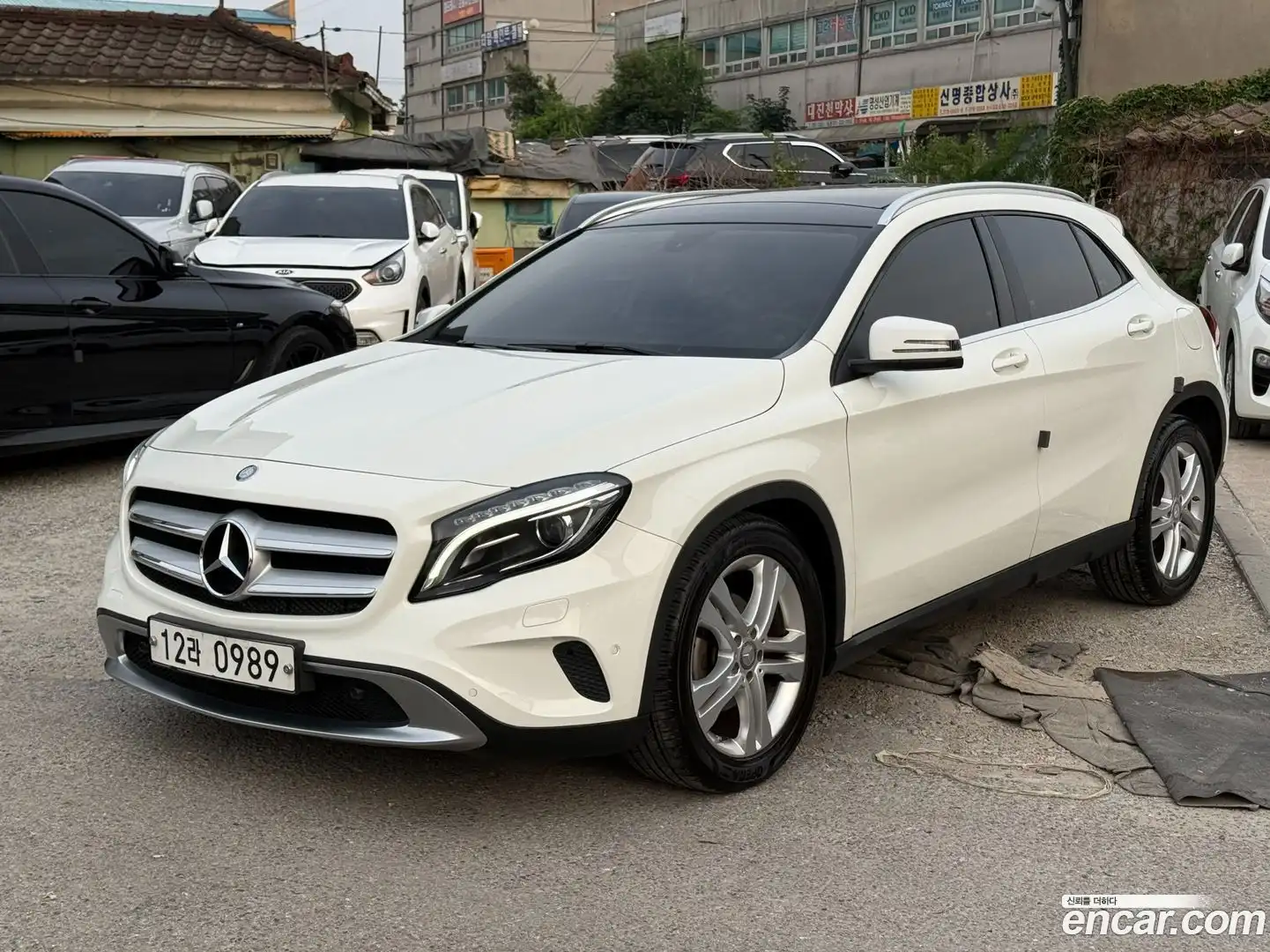 GLA-Class Mercedes-Benz 2015.8-OUTER-002