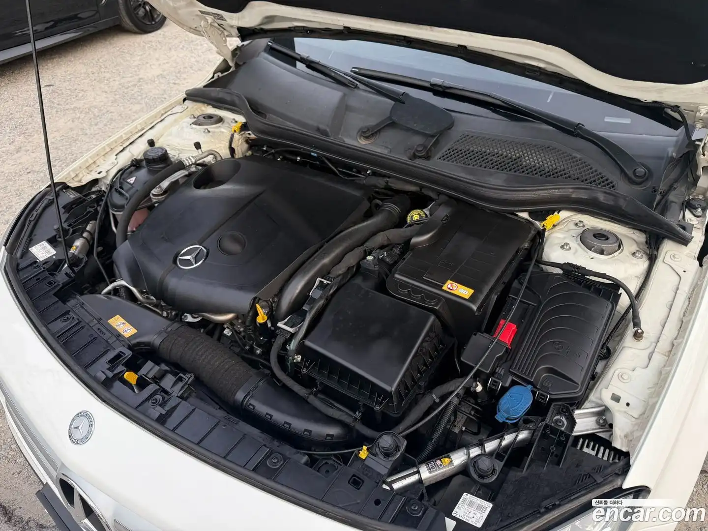 GLA-Class Mercedes-Benz 2015.8-OUTER-005