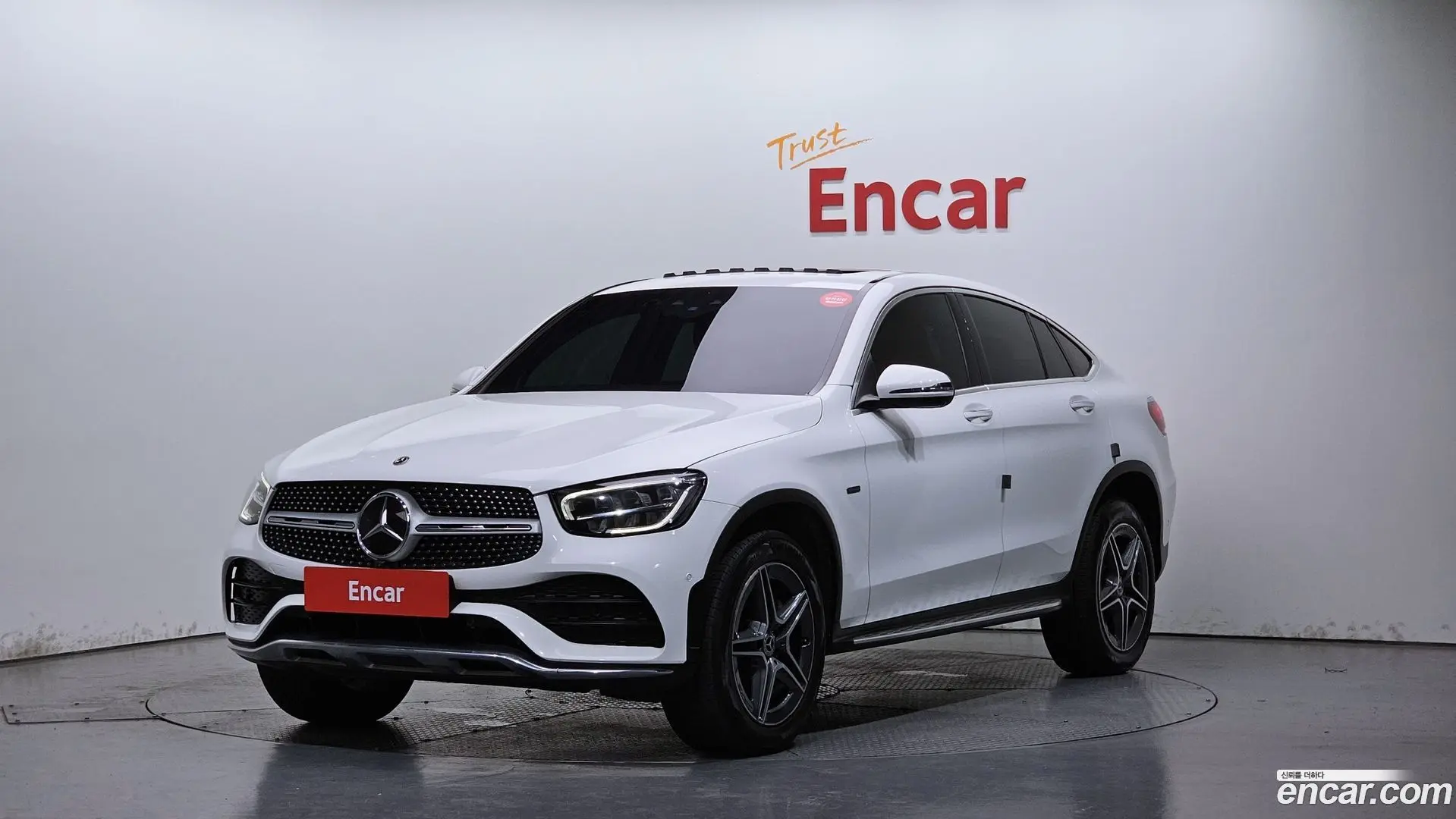 Main__Slider__Photo:GLC-Class Mercedes-Benz 2020.11-0