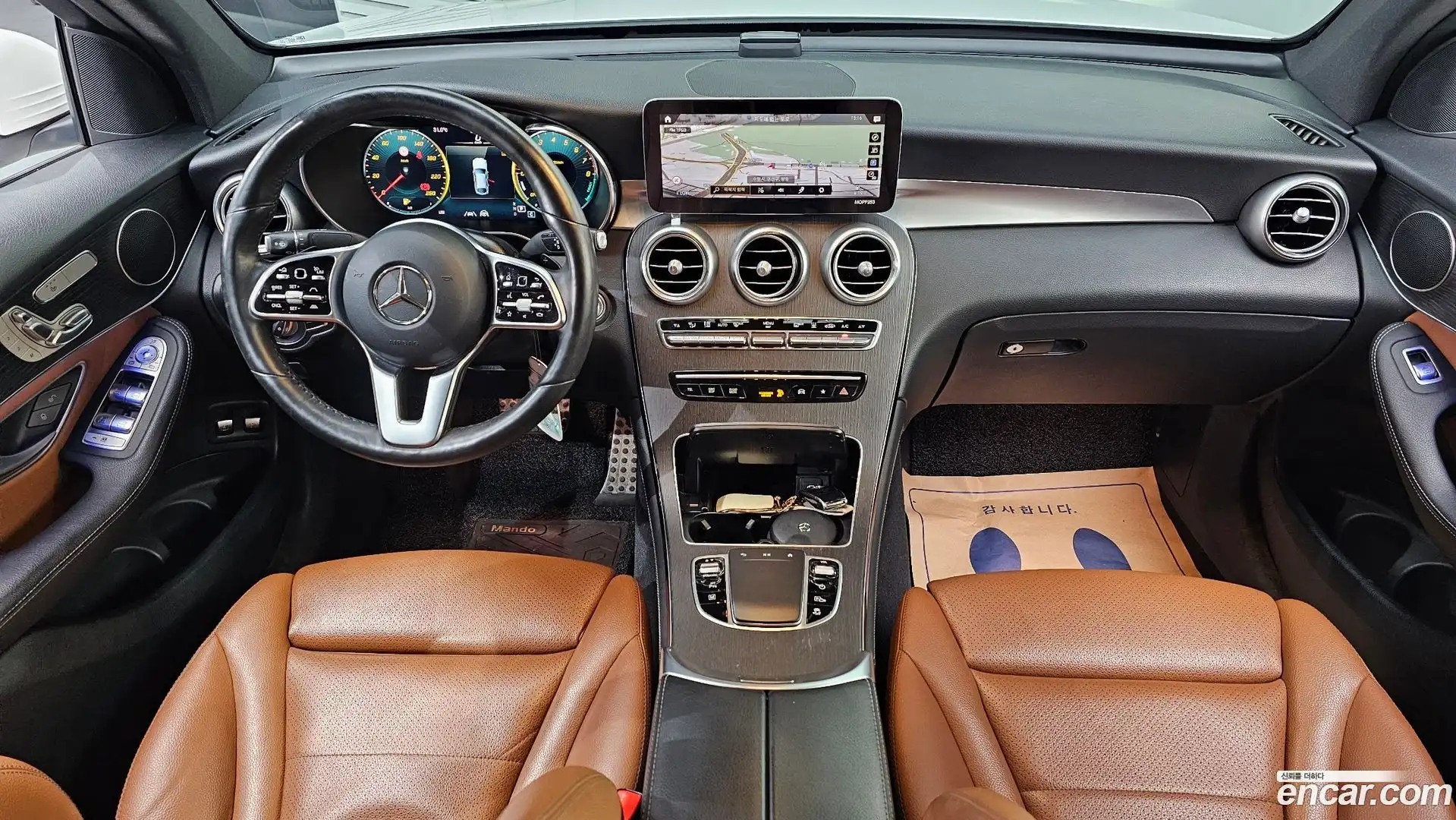 GLC-Class Mercedes-Benz 2020.11-INNER-007
