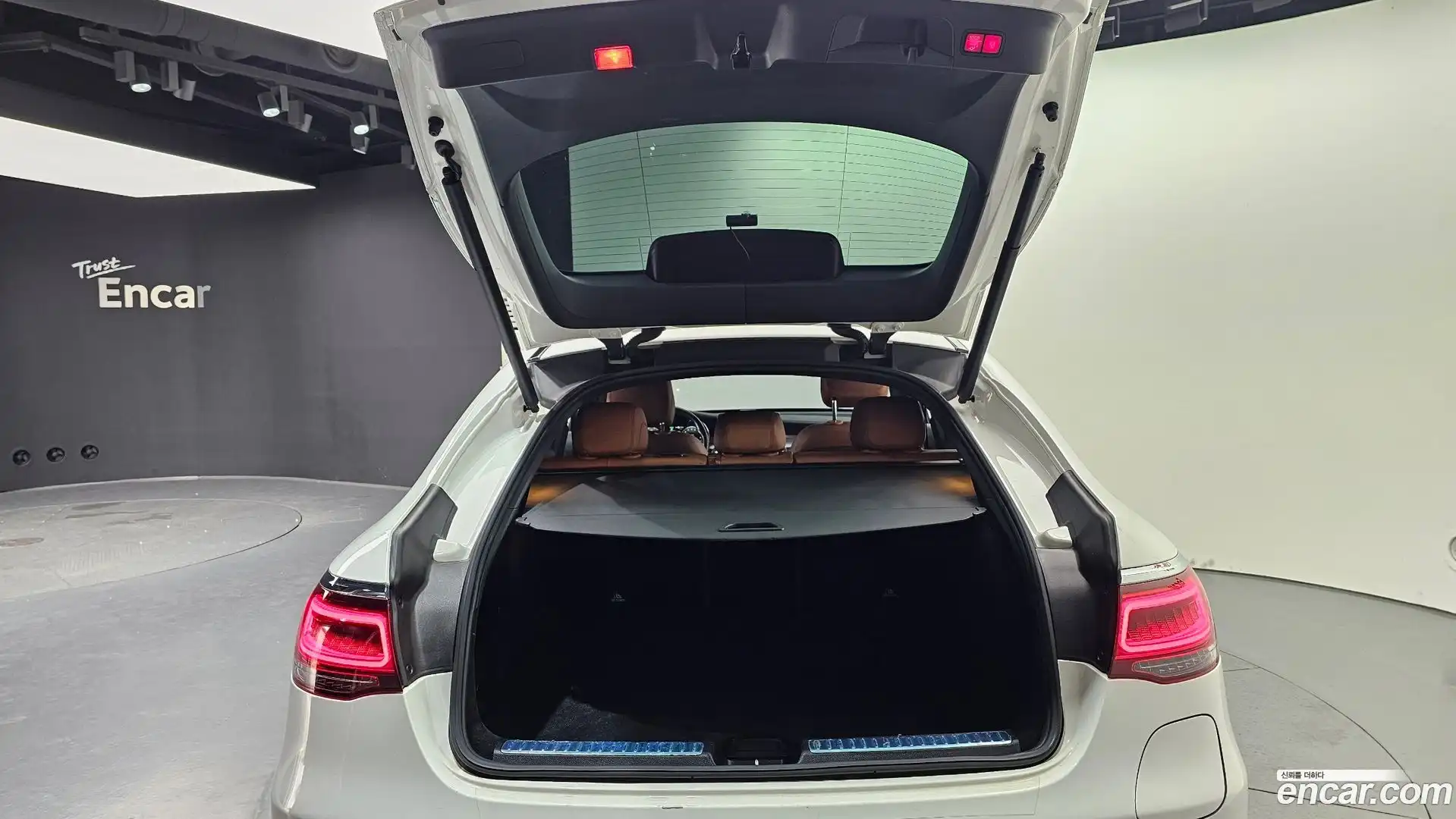 GLC-Class Mercedes-Benz 2020.11-OPTION-024