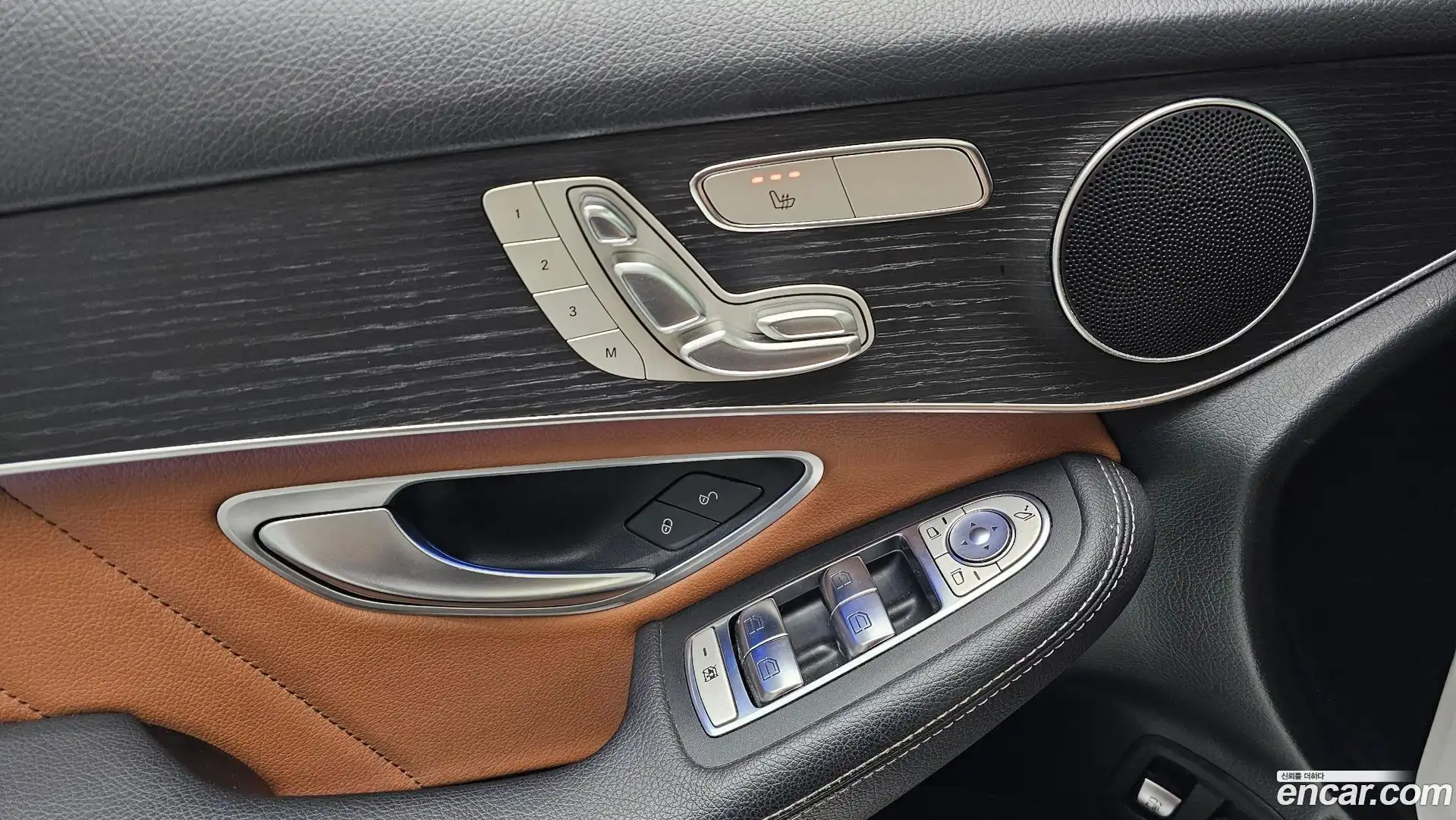 GLC-Class Mercedes-Benz 2020.11-OPTION-040