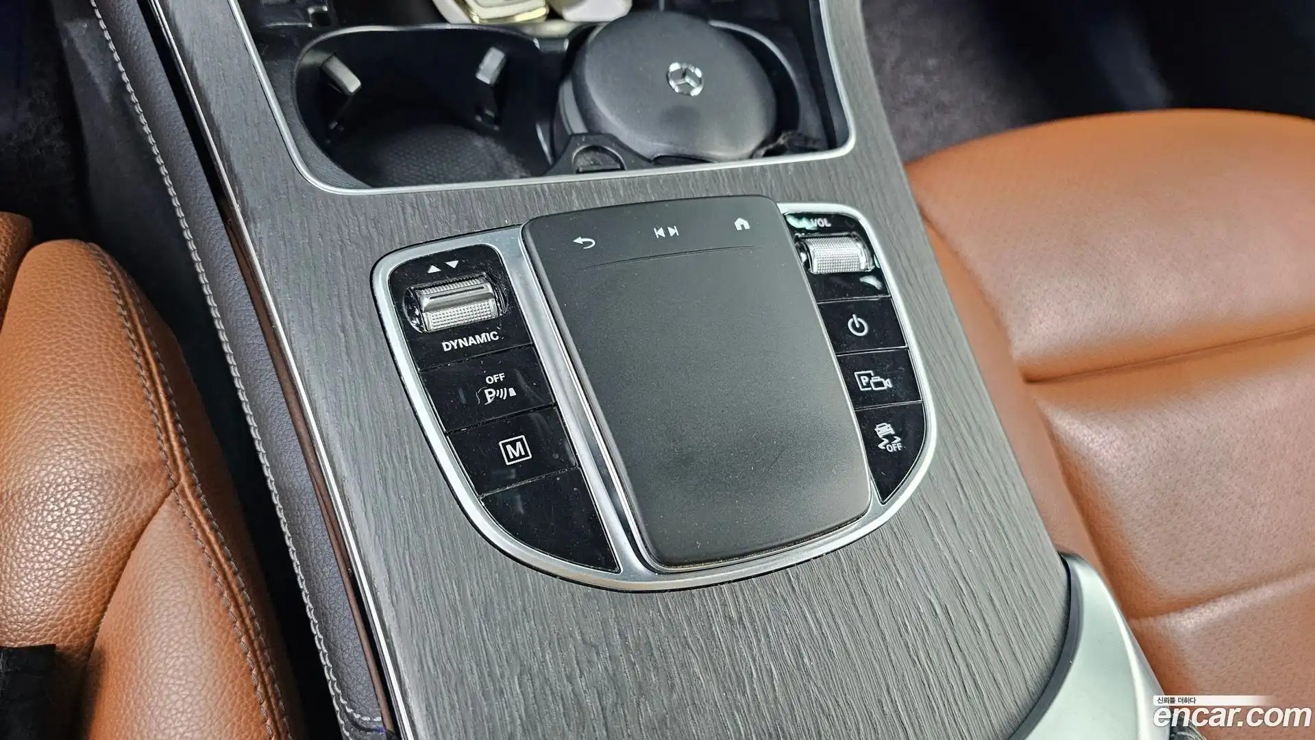 GLC-Class Mercedes-Benz 2020.11-OPTION-041