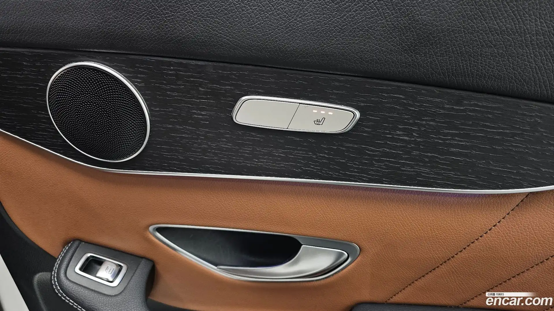 GLC-Class Mercedes-Benz 2020.11-OPTION-043