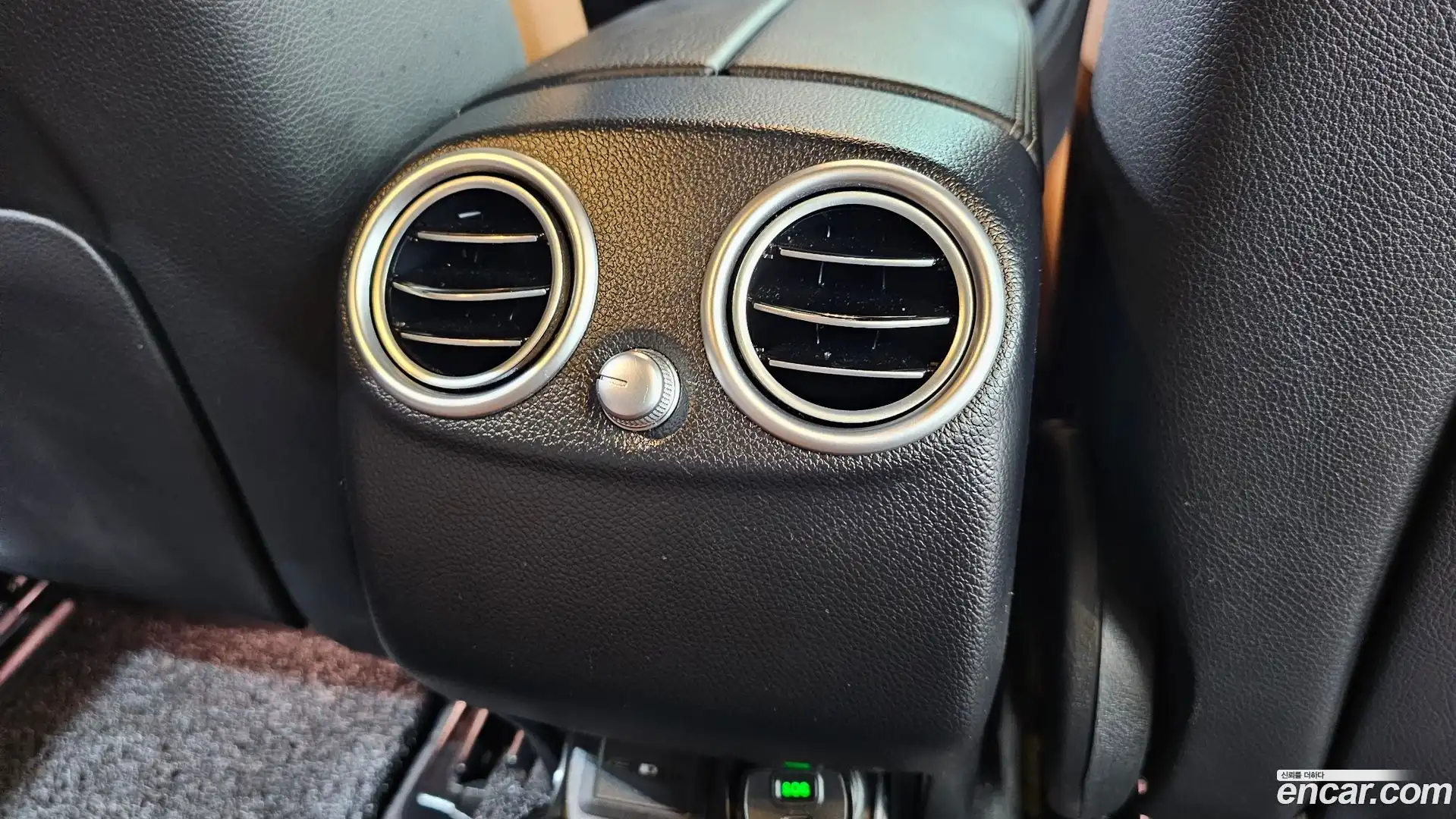 GLC-Class Mercedes-Benz 2020.11-OPTION-044