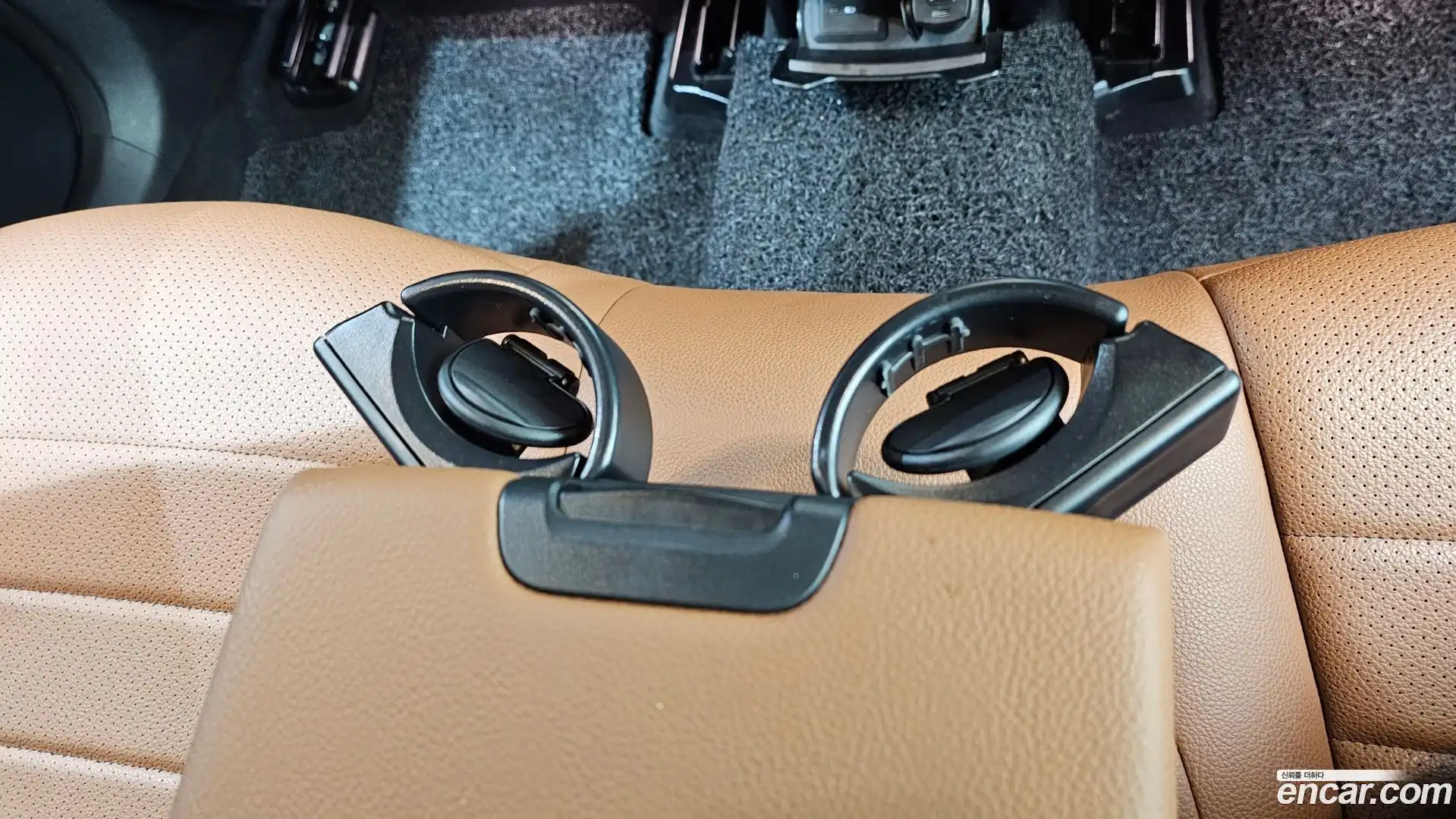 GLC-Class Mercedes-Benz 2020.11-OPTION-045
