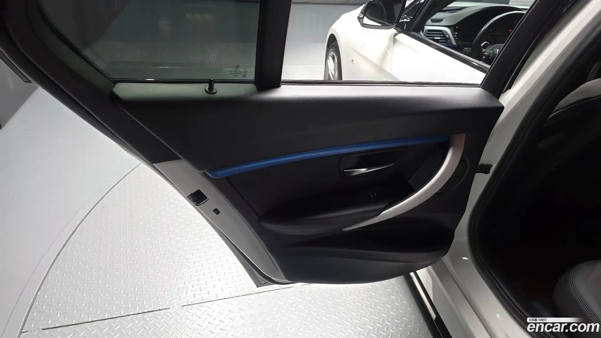 3-Series BMW 2018.4-INNER-035