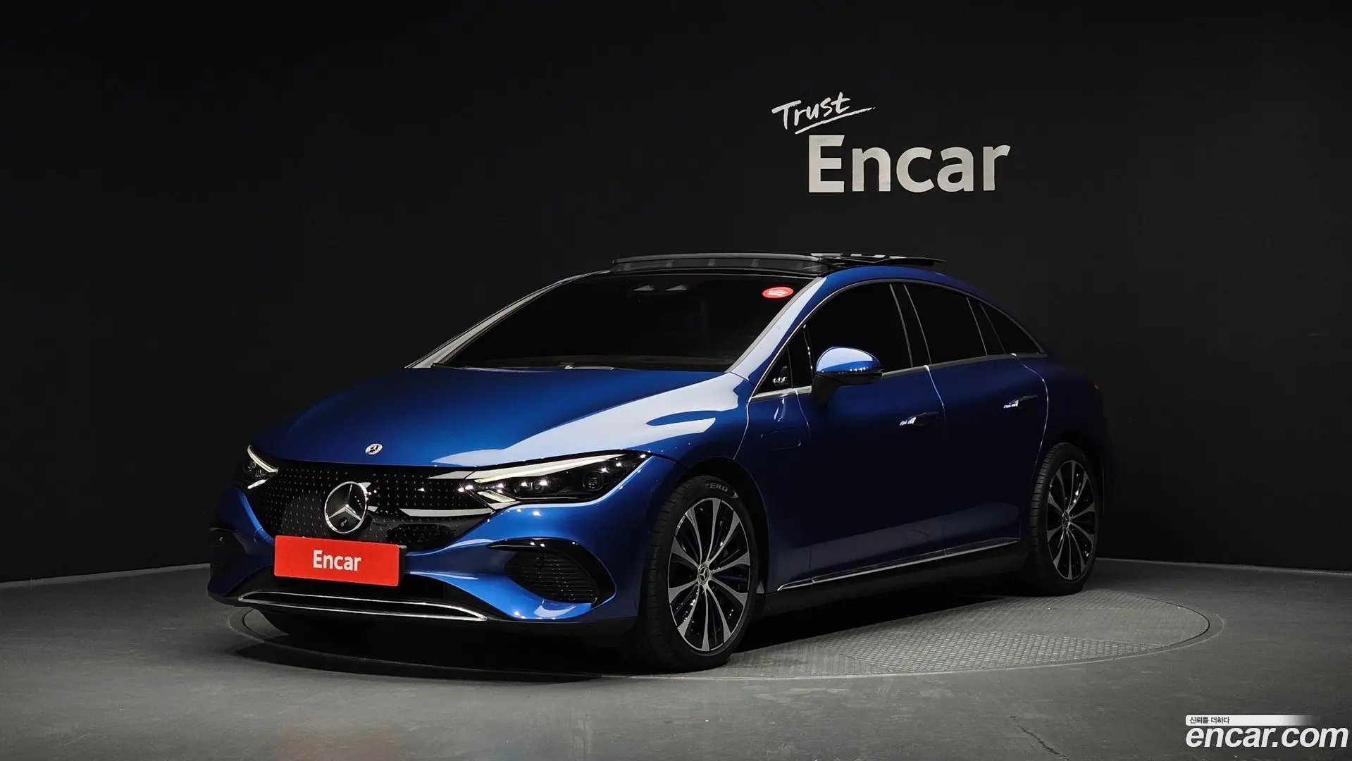 Main__Slider__Photo:EQE Mercedes-Benz 2022.10-0