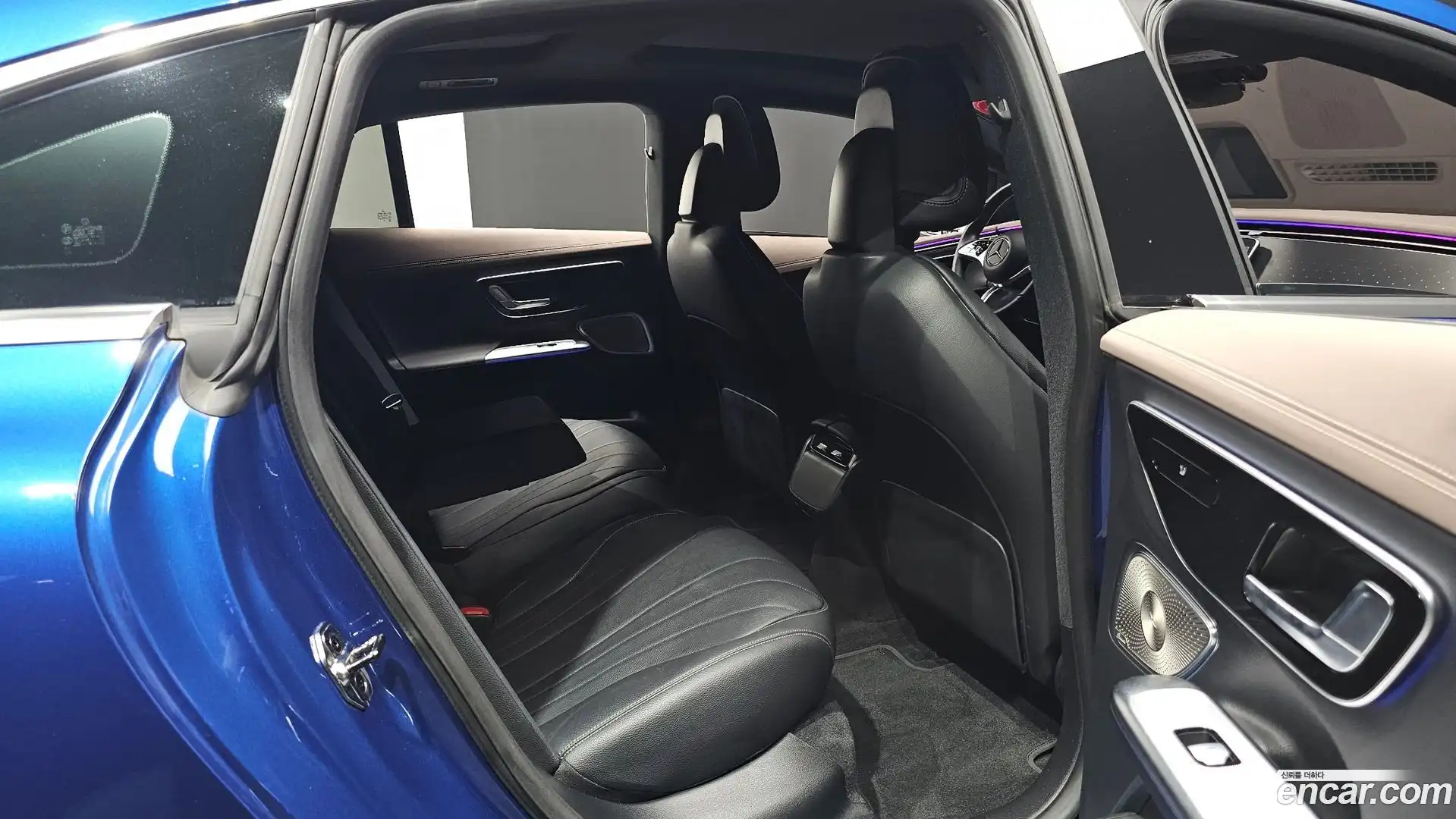 EQE Mercedes-Benz 2022.10-INNER-036