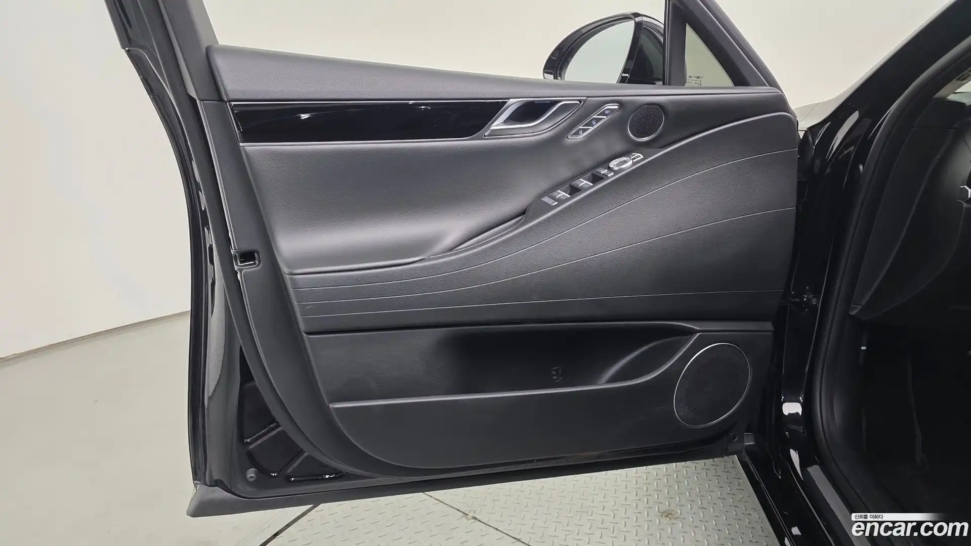 G80 Genesis 2022.11-INNER-034