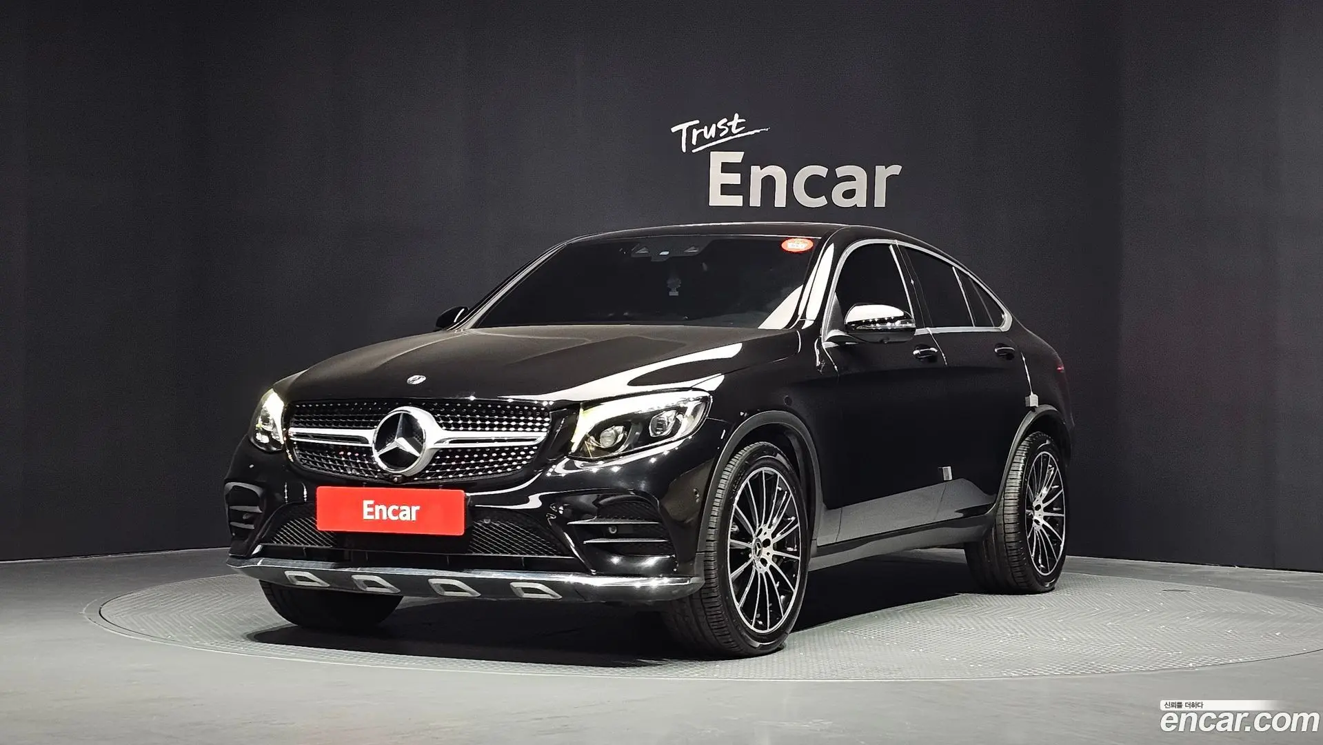Main__Slider__Photo:GLC-Class Mercedes-Benz 2019.8-0