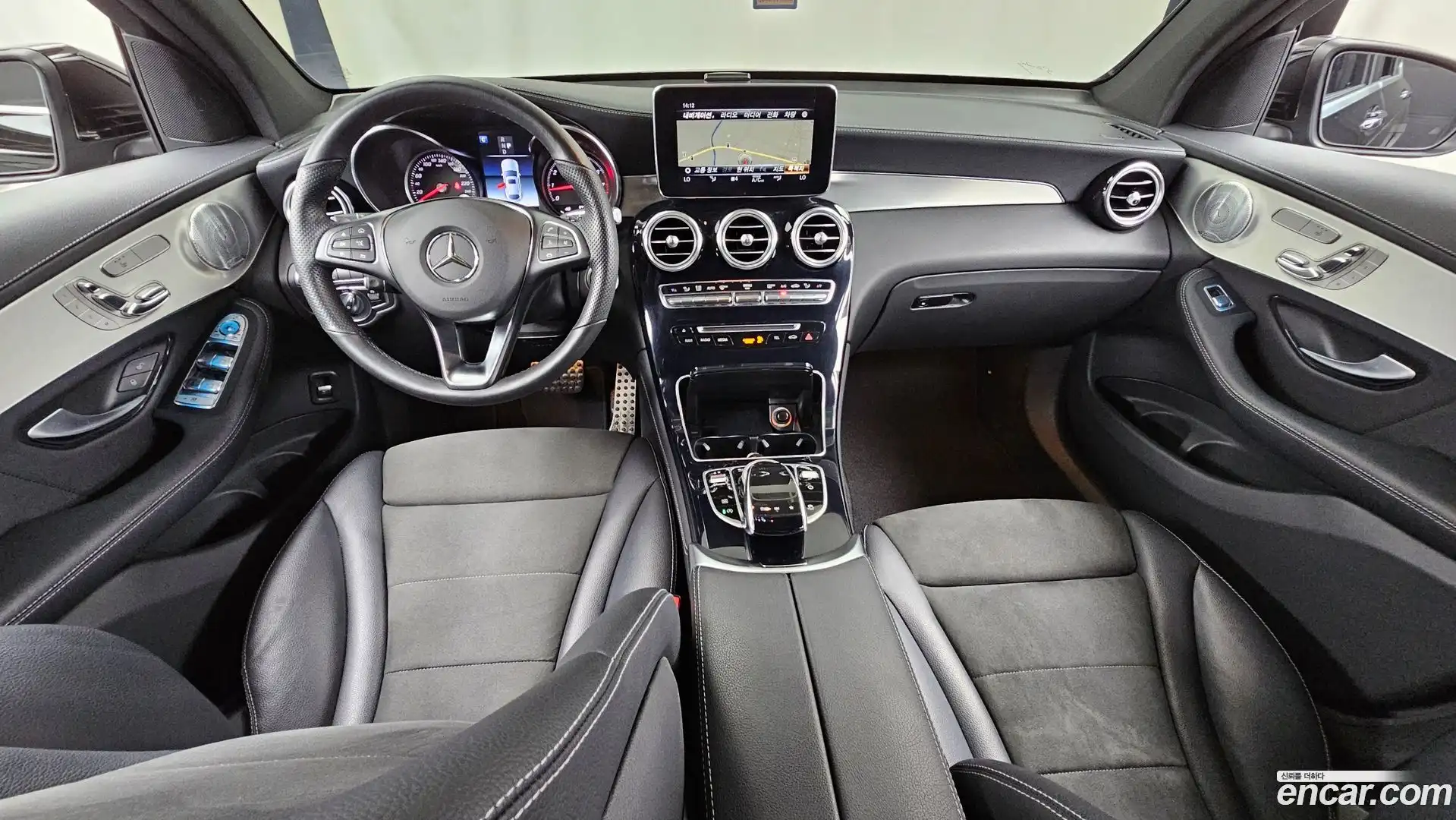 GLC-Class Mercedes-Benz 2019.8-INNER-007