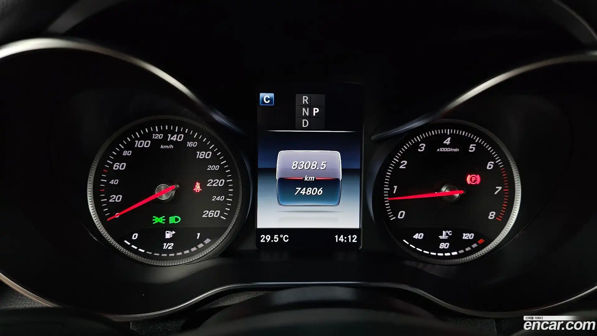 GLC-Class Mercedes-Benz 2019.8-INNER-008