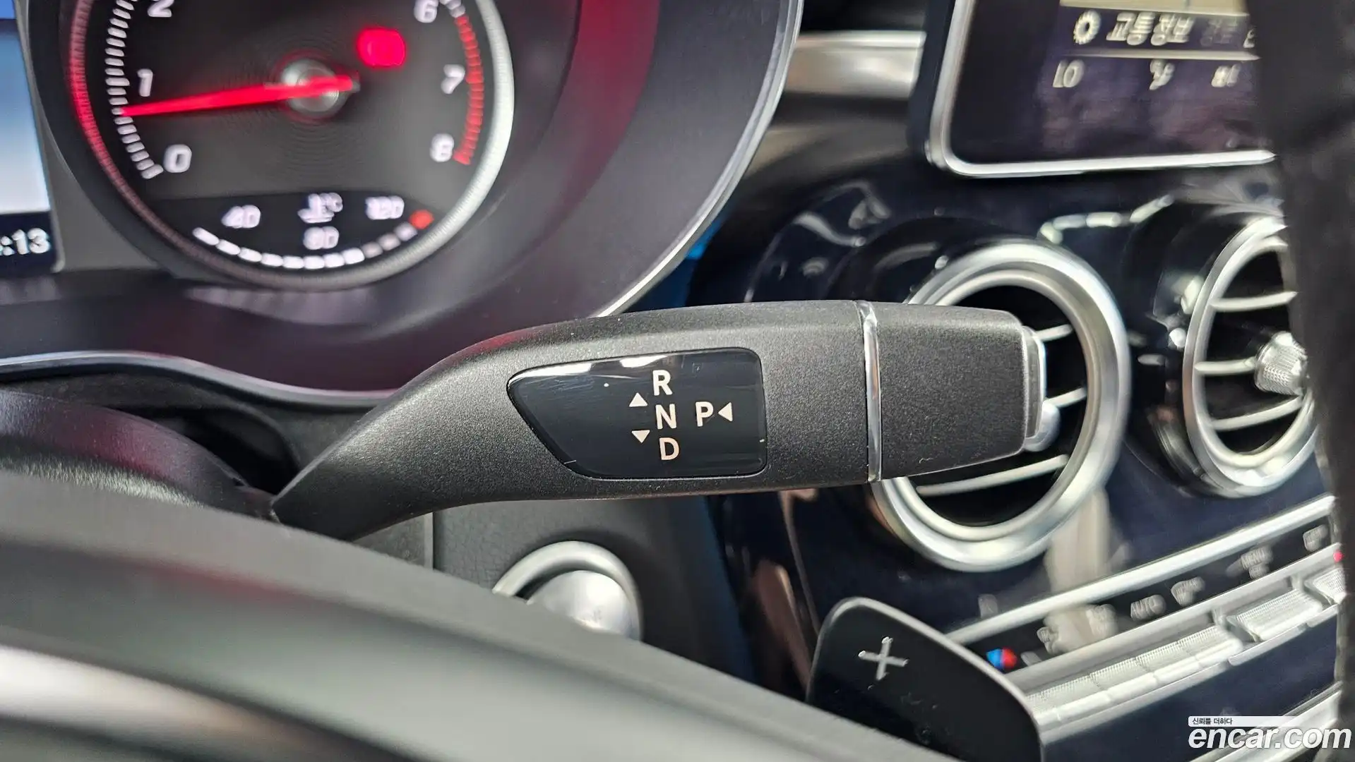 GLC-Class Mercedes-Benz 2019.8-INNER-009