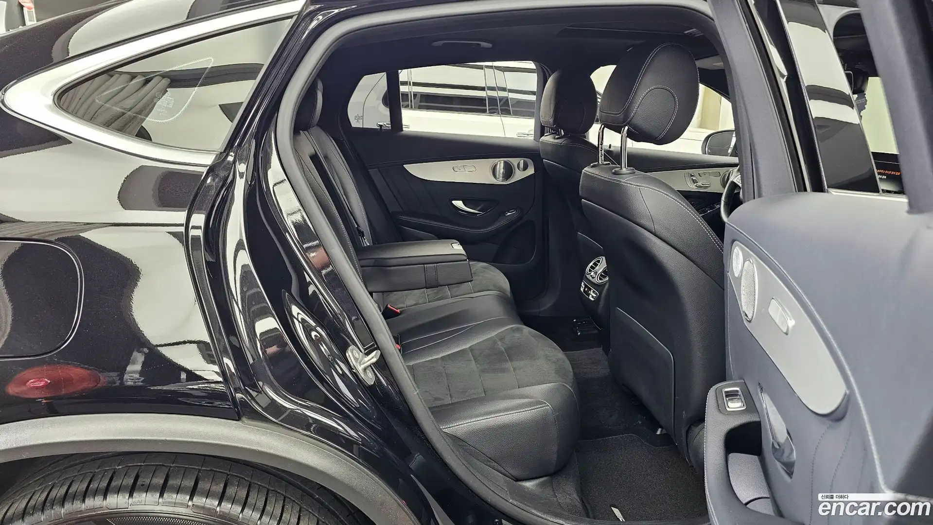 GLC-Class Mercedes-Benz 2019.8-OPTION-016