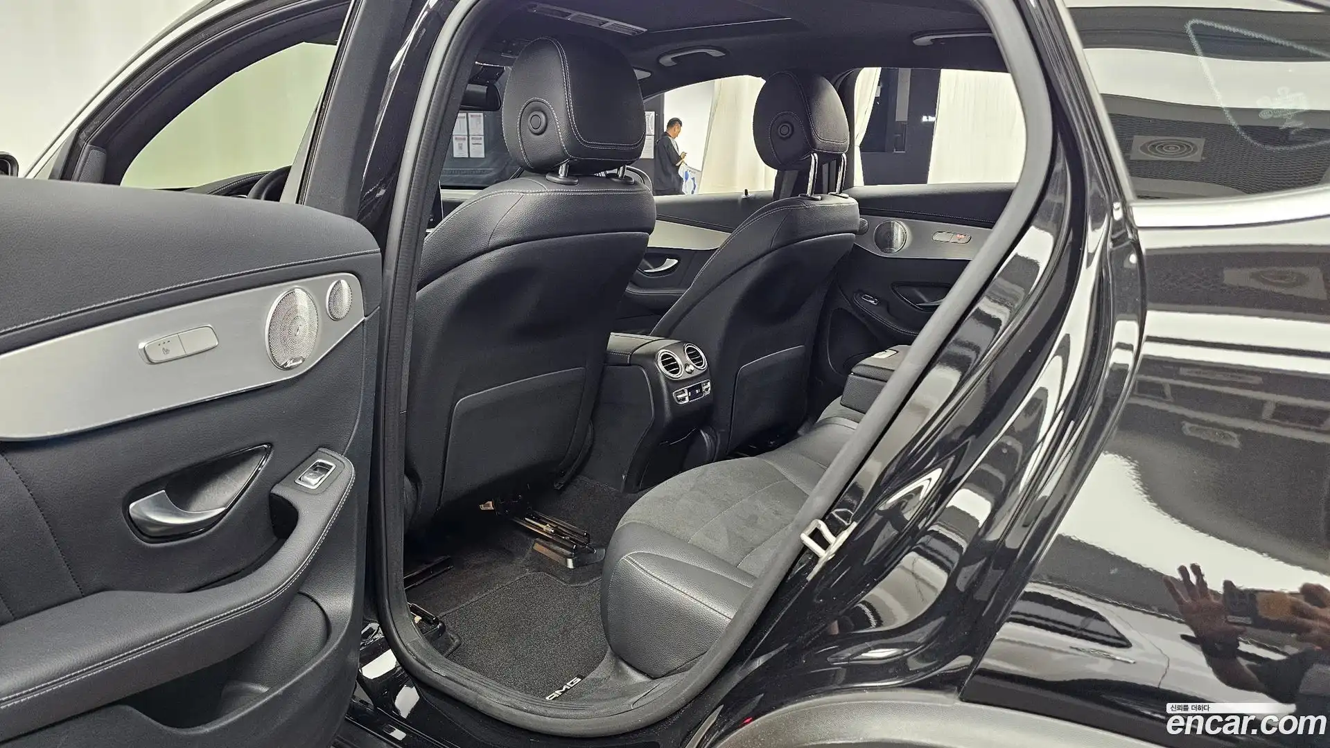 GLC-Class Mercedes-Benz 2019.8-INNER-036