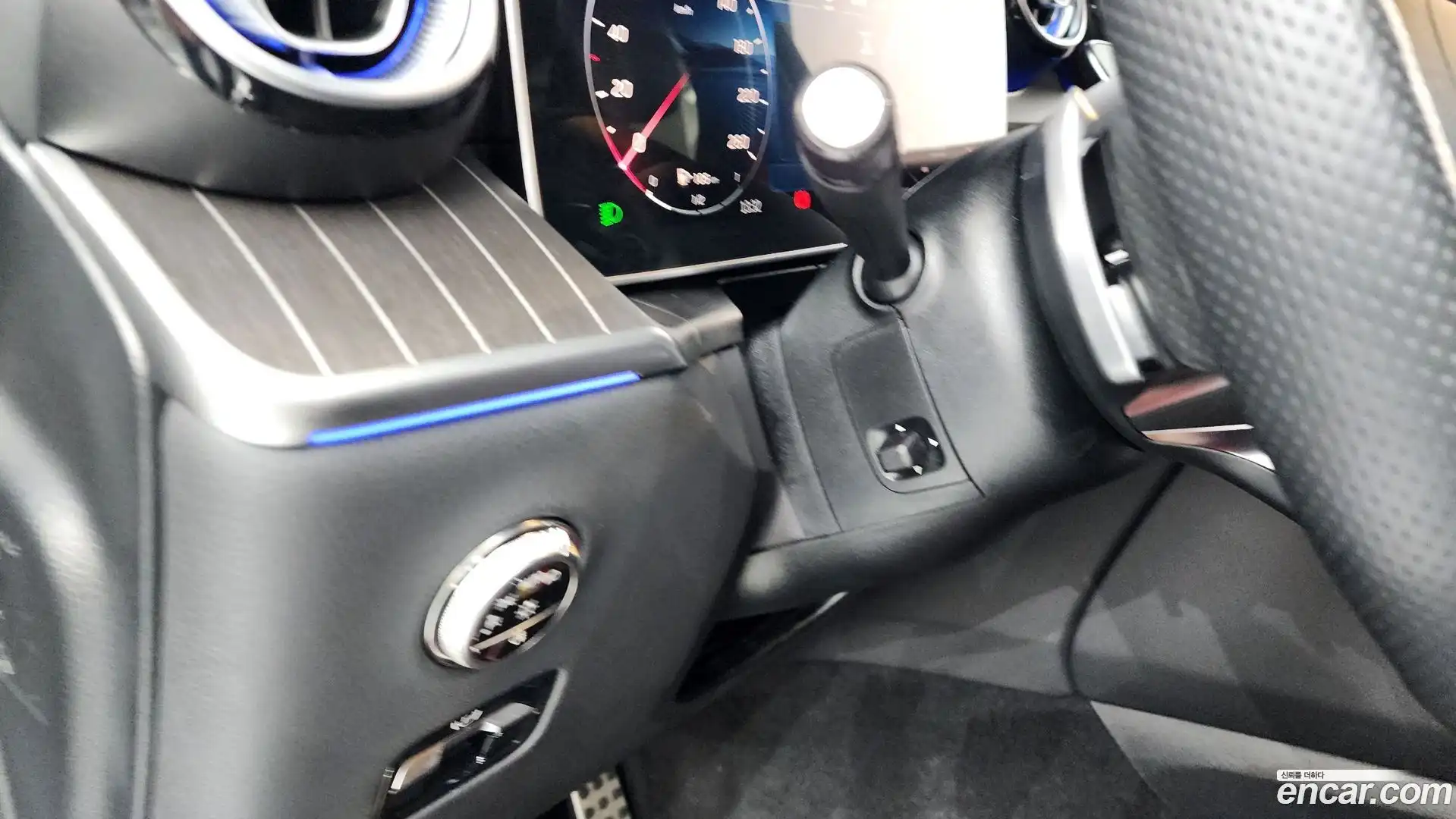GLC-Class Mercedes-Benz 2025.5-OPTION-042