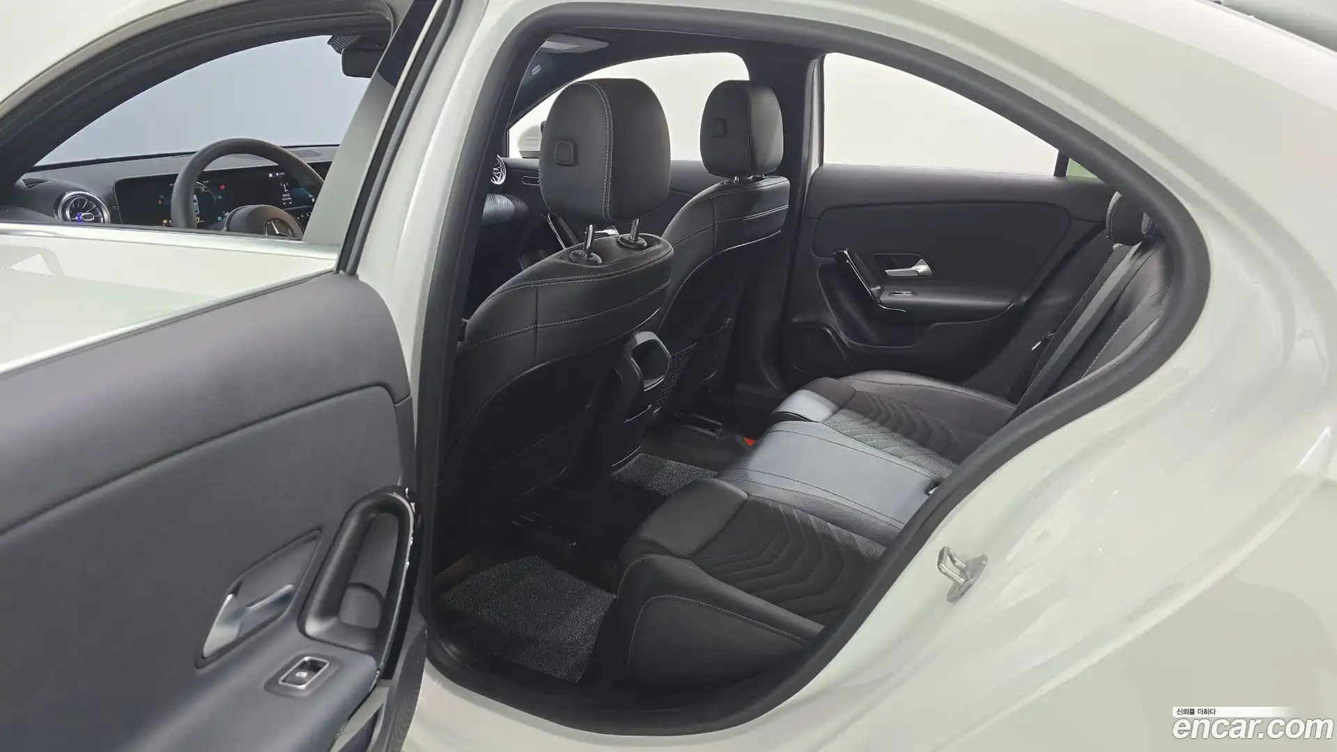 A-Class Mercedes-Benz 2020.9-OPTION-016