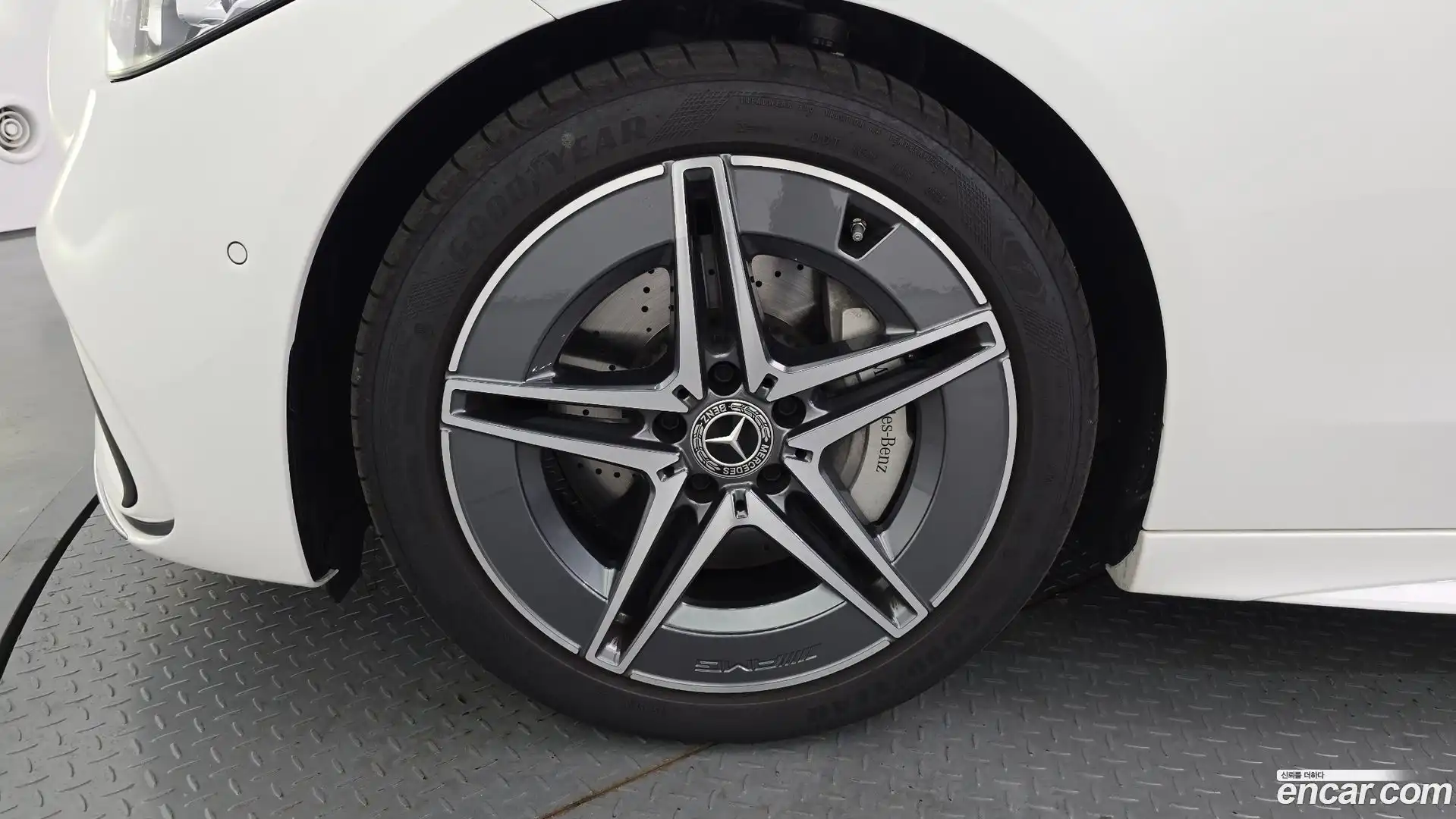 C-Class Mercedes-Benz 2025.5-OUTER-005