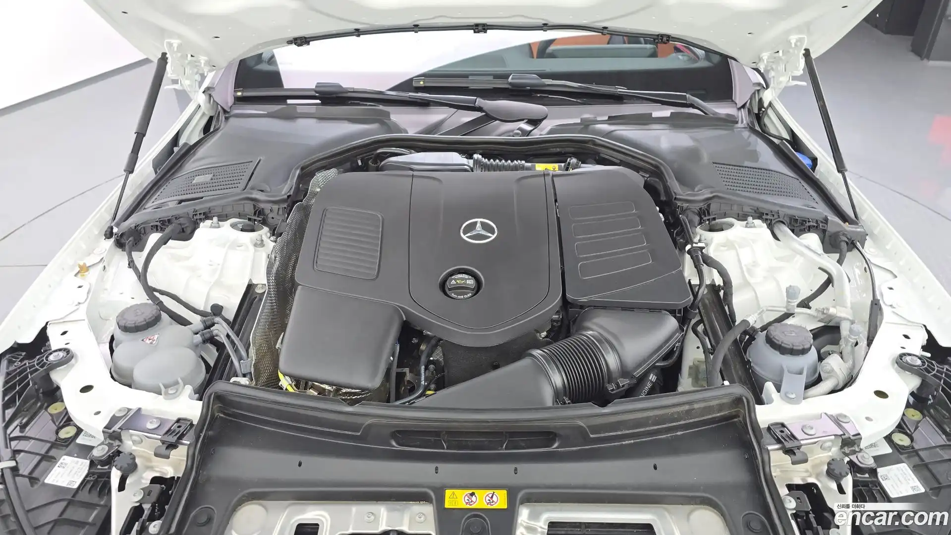 C-Class Mercedes-Benz 2025.5-OUTER-006