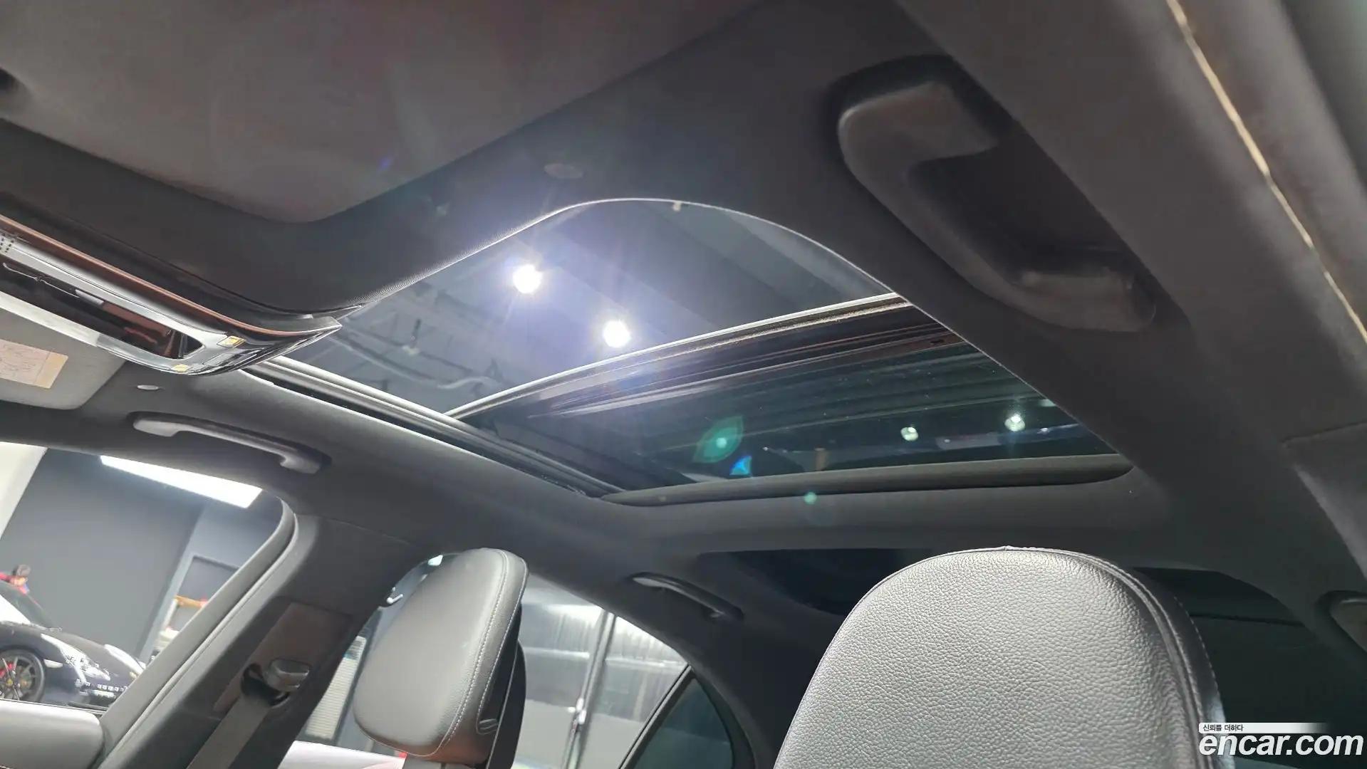 C-Class Mercedes-Benz 2022.3-OPTION-023
