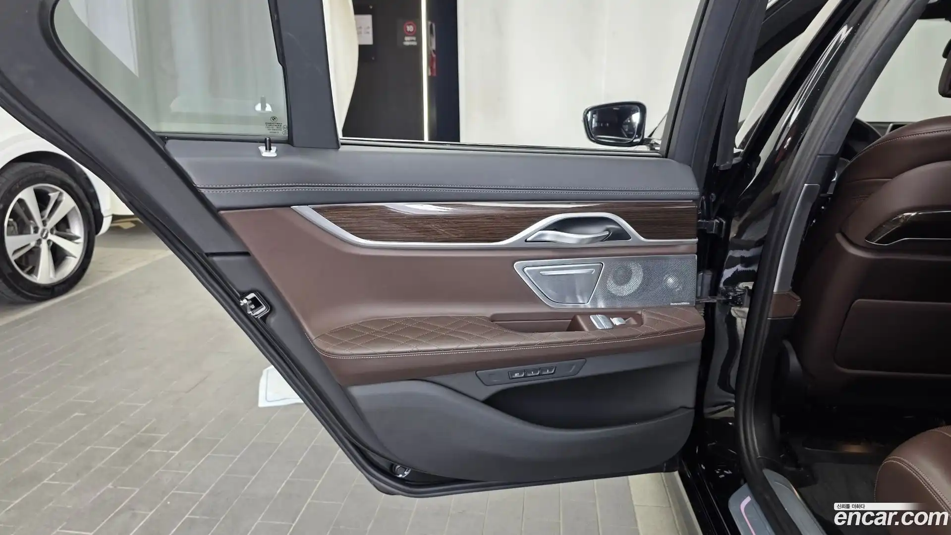 7-Series BMW 2021.9-INNER-035