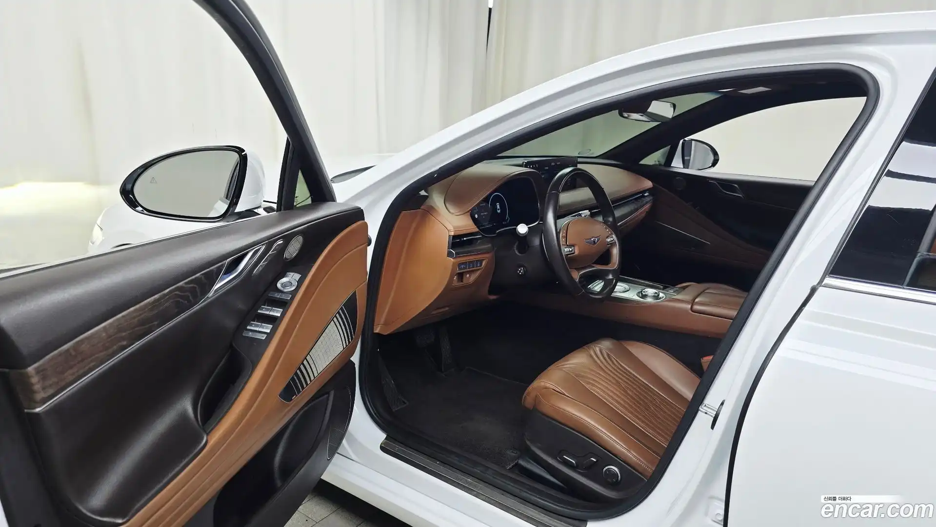 G80 Genesis 2022.2-INNER-010