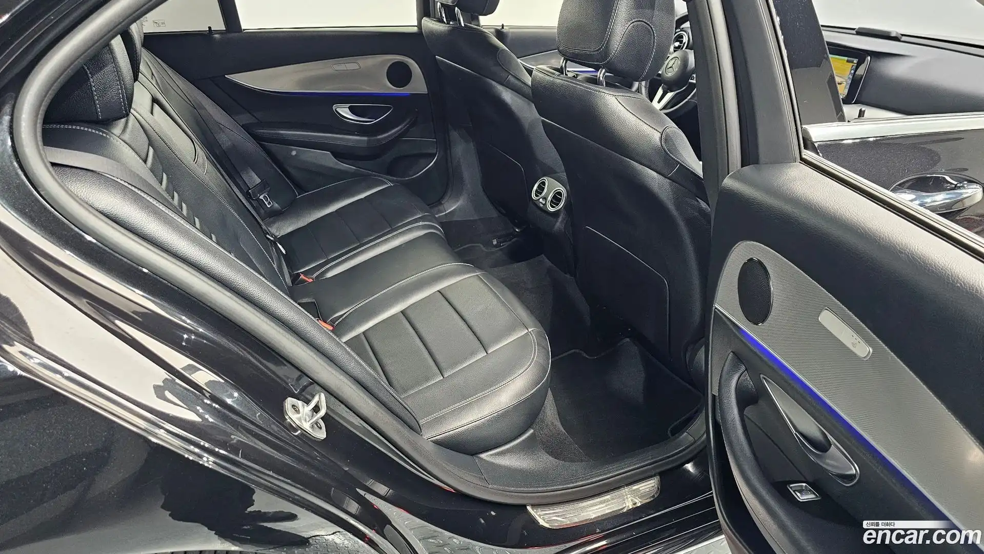 E-Class Mercedes-Benz 2018.9-OPTION-015