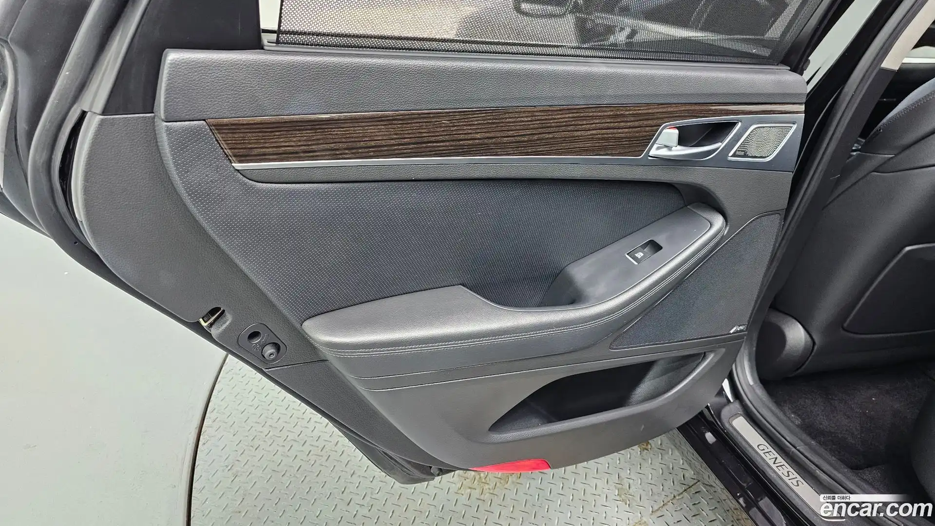 G80 Genesis 2019.4-INNER-035