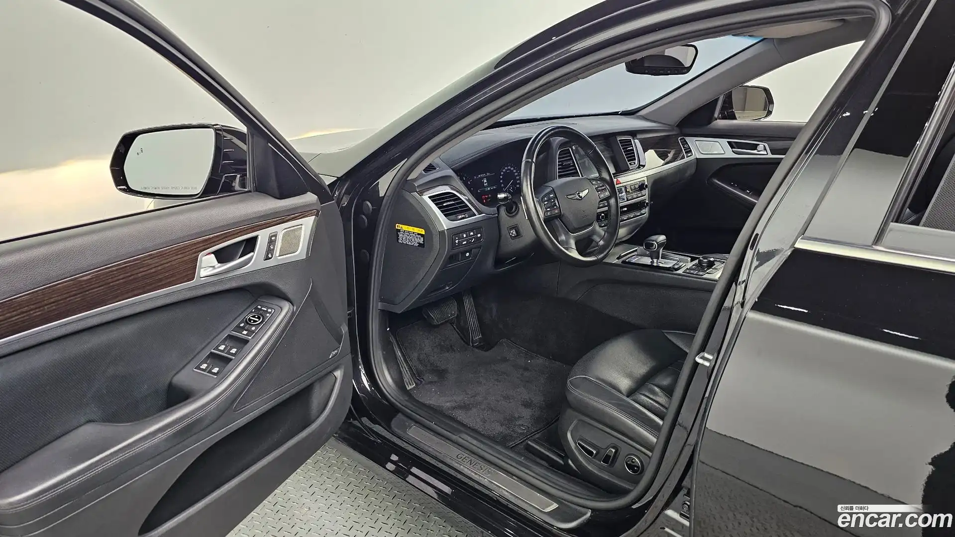G80 Genesis 2019.4-INNER-036