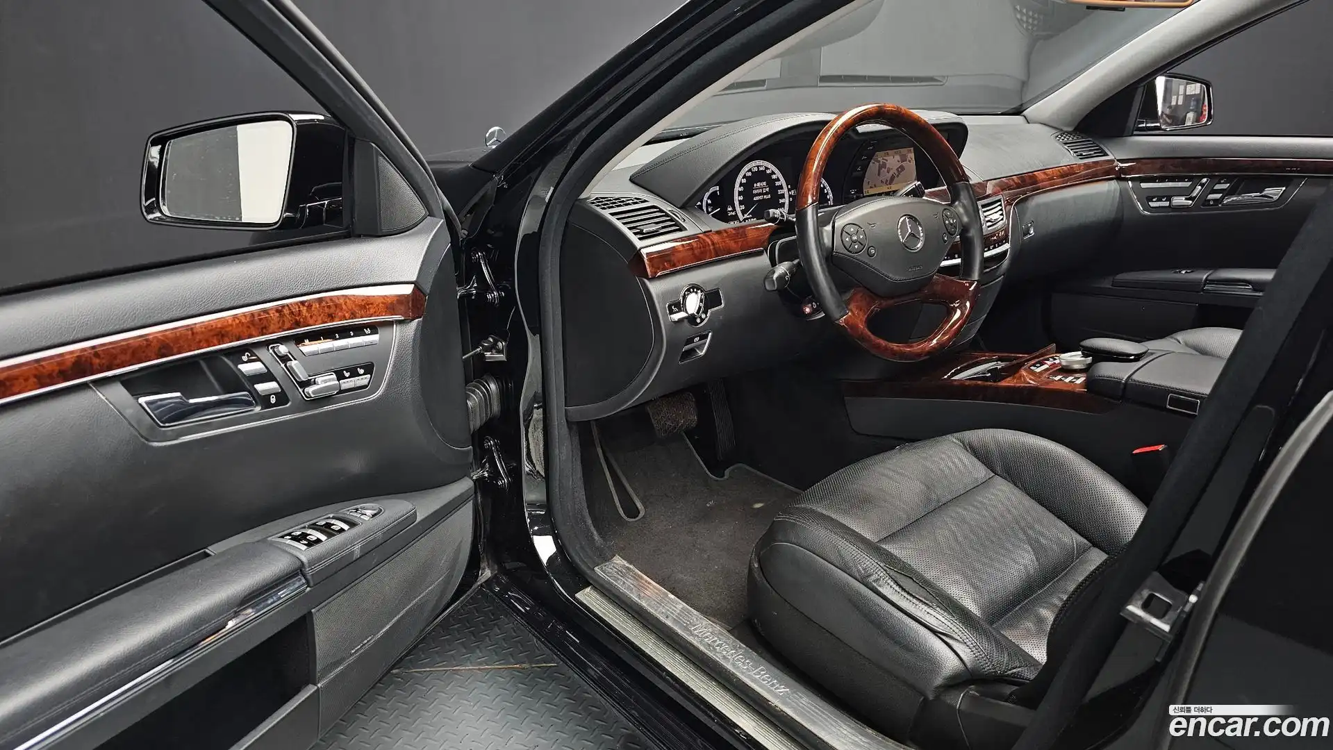 S-Class Mercedes-Benz 2010.0-OPTION-015