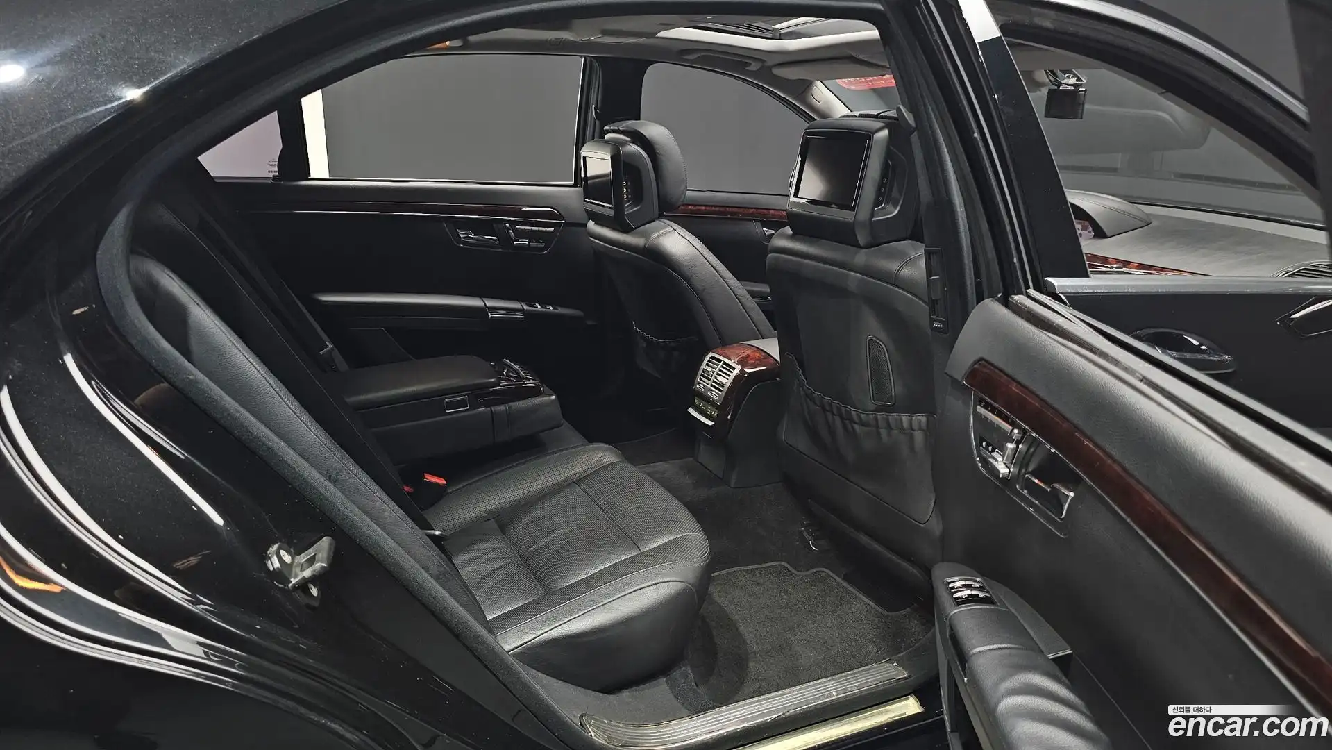 S-Class Mercedes-Benz 2010.0-INNER-036