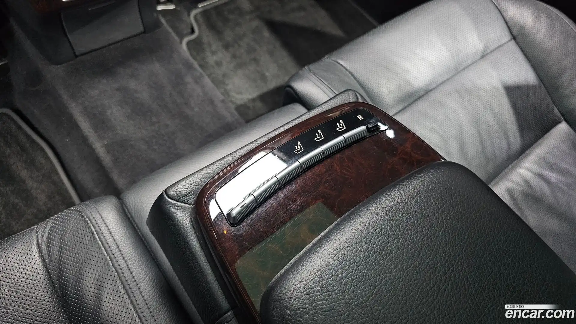 S-Class Mercedes-Benz 2010.0-OPTION-041