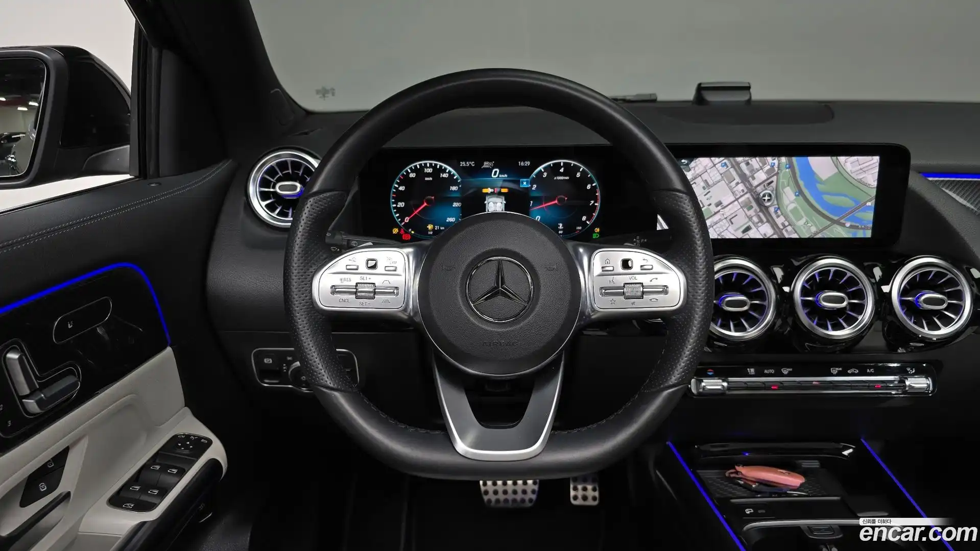 GLA-Class Mercedes-Benz 2020.11-OPTION-017