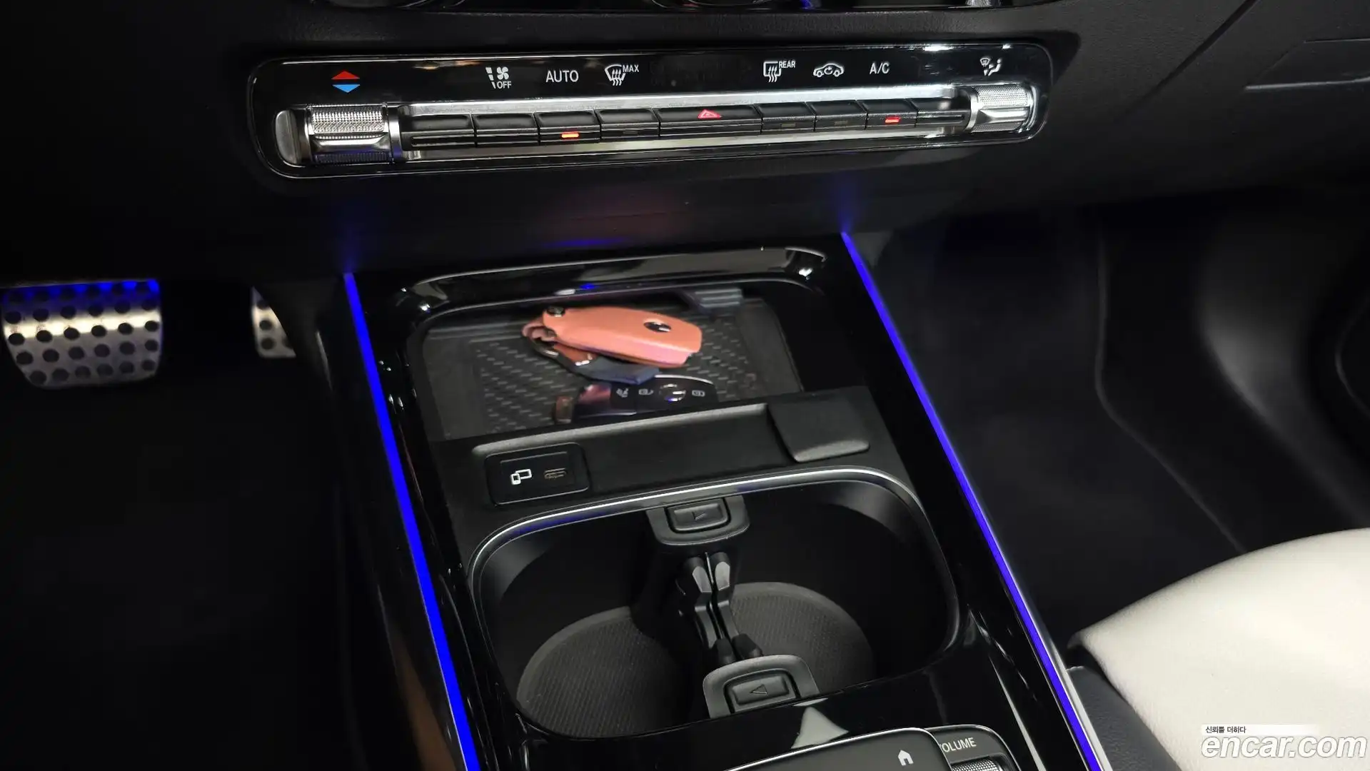 GLA-Class Mercedes-Benz 2020.11-OPTION-021