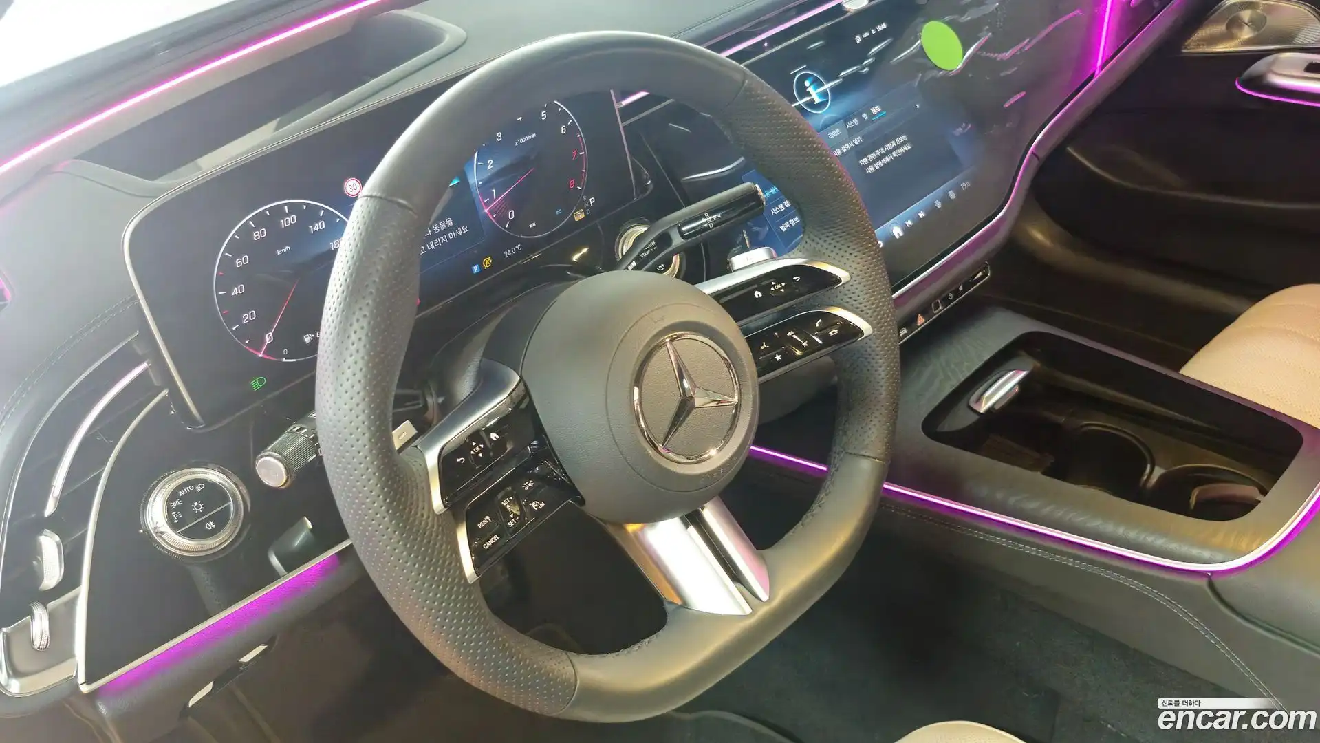 E-Class Mercedes-Benz 2025.3-INNER-010
