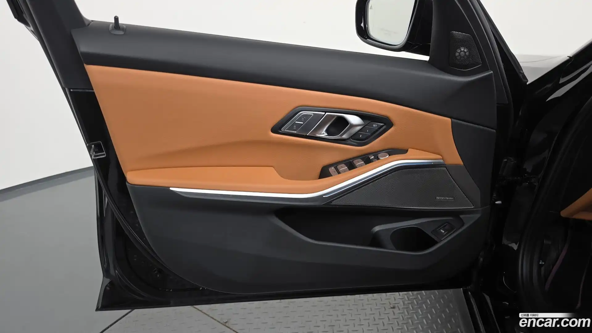 3-Series BMW 2024.10-INNER-034