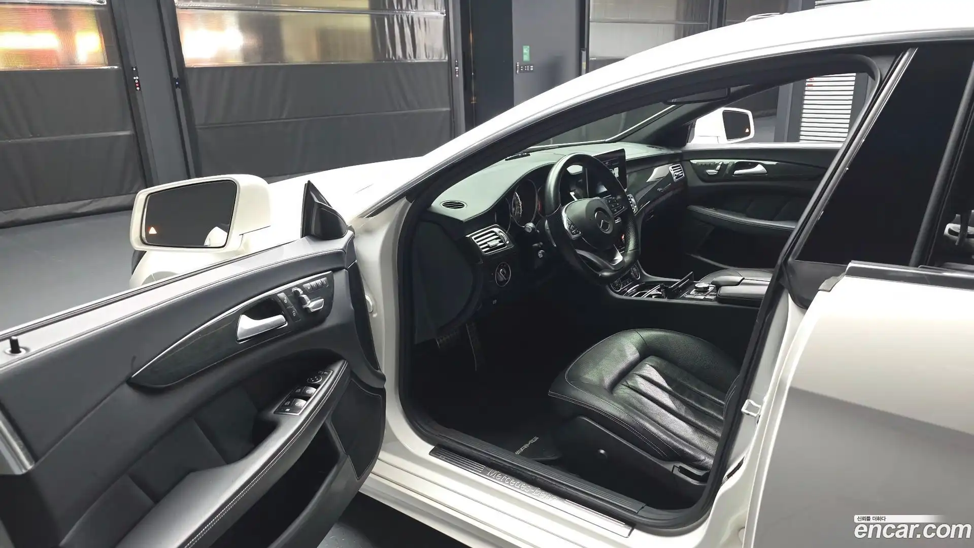 CLS-Class Mercedes-Benz 2017.2-INNER-010