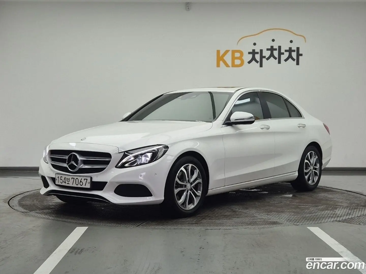Main__Slider__Photo:C-Class Mercedes-Benz 2015.7-0