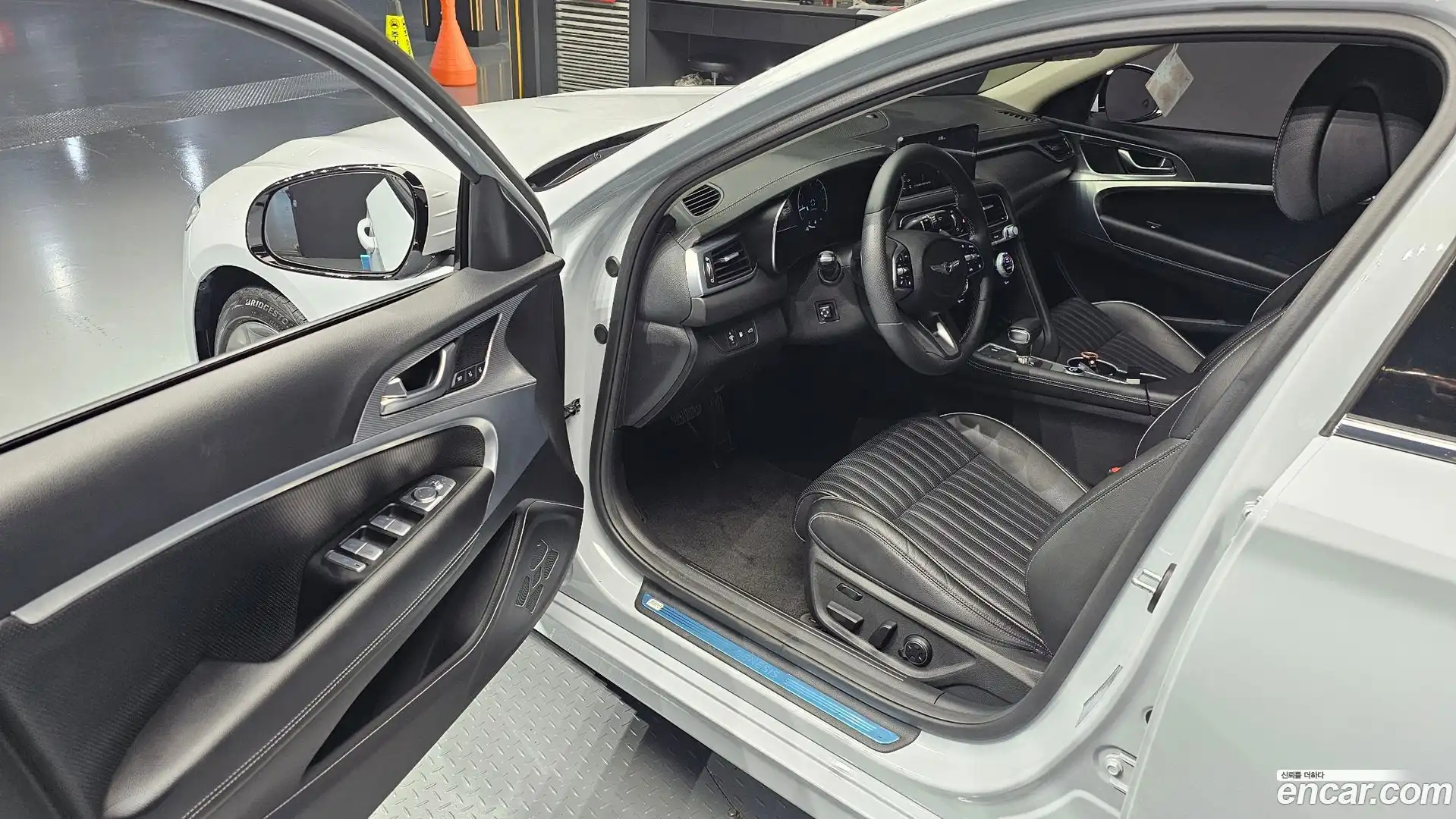G70 Genesis 2022.8-INNER-010
