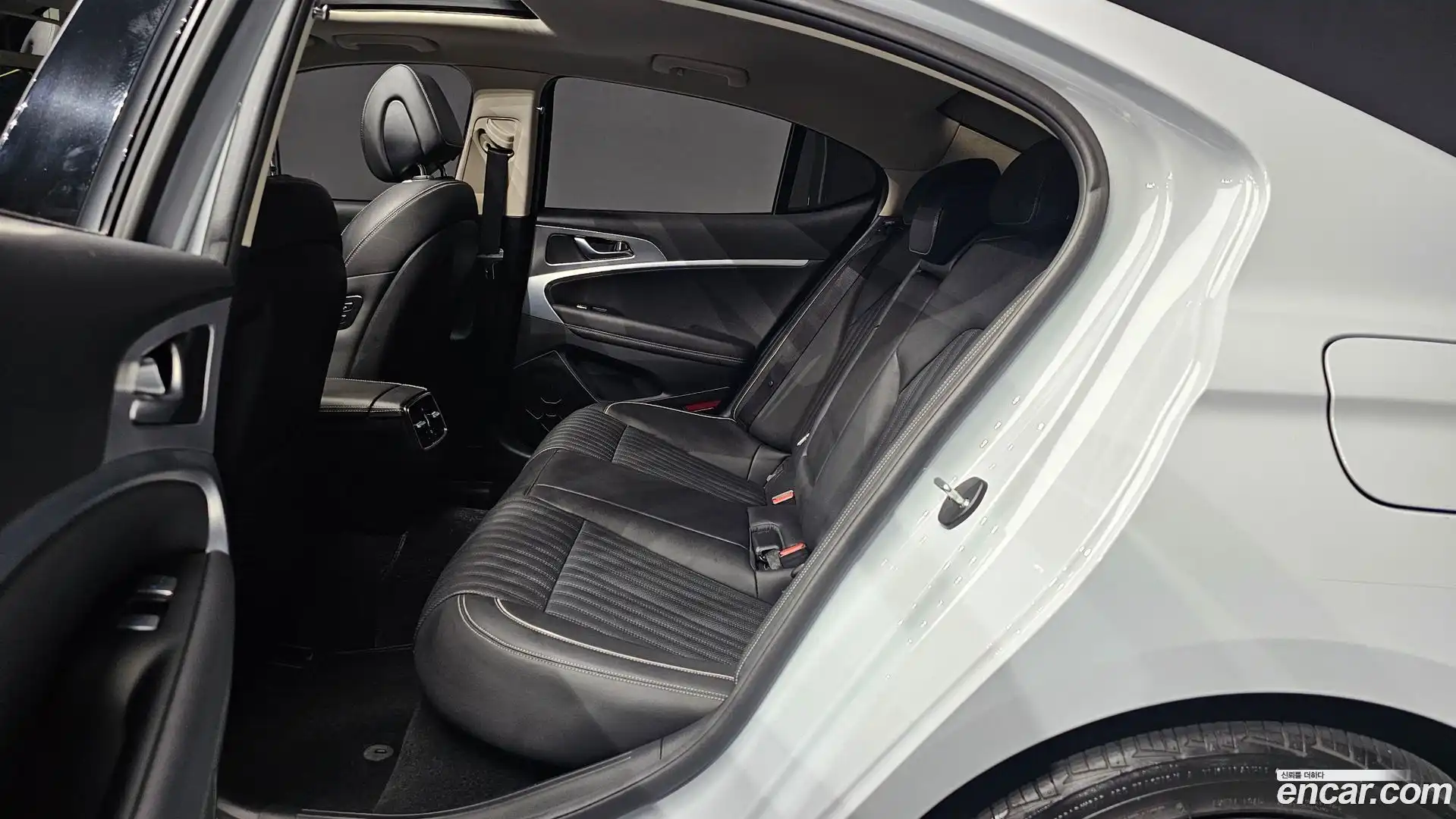 G70 Genesis 2022.8-INNER-036