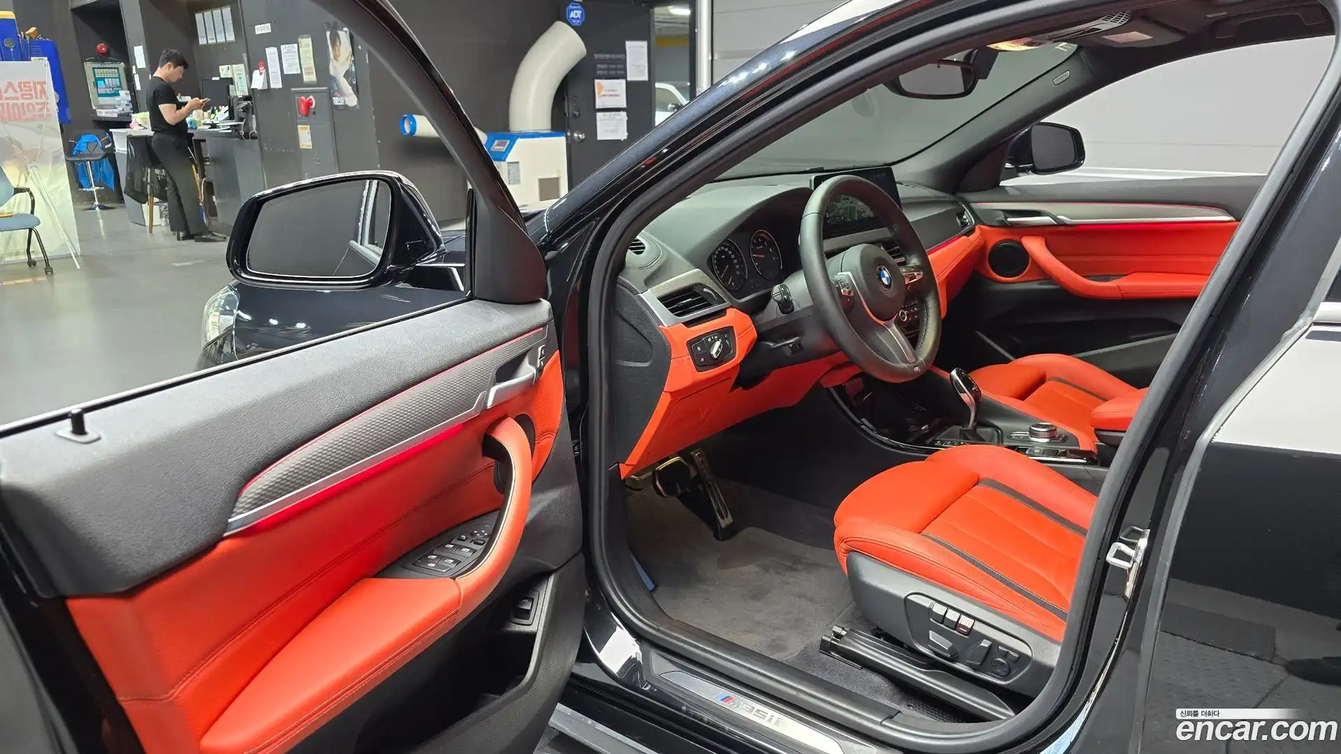 X2 (F39) BMW 2022.10-INNER-010