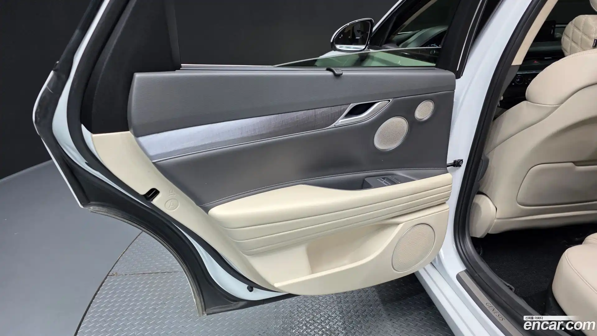 G80 Genesis 2021.3-INNER-035