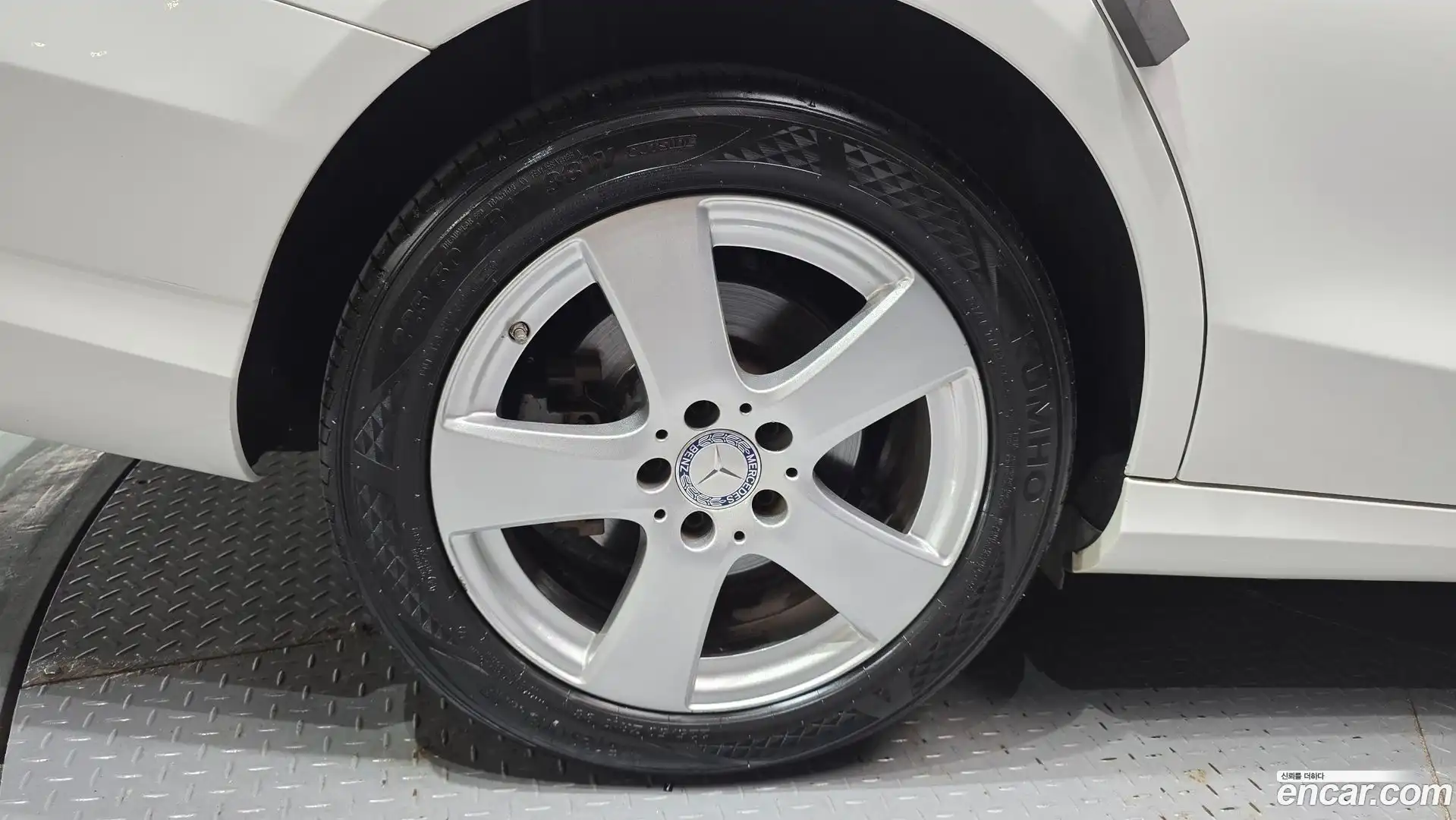 C-Class Mercedes-Benz 2017.1-OUTER-005