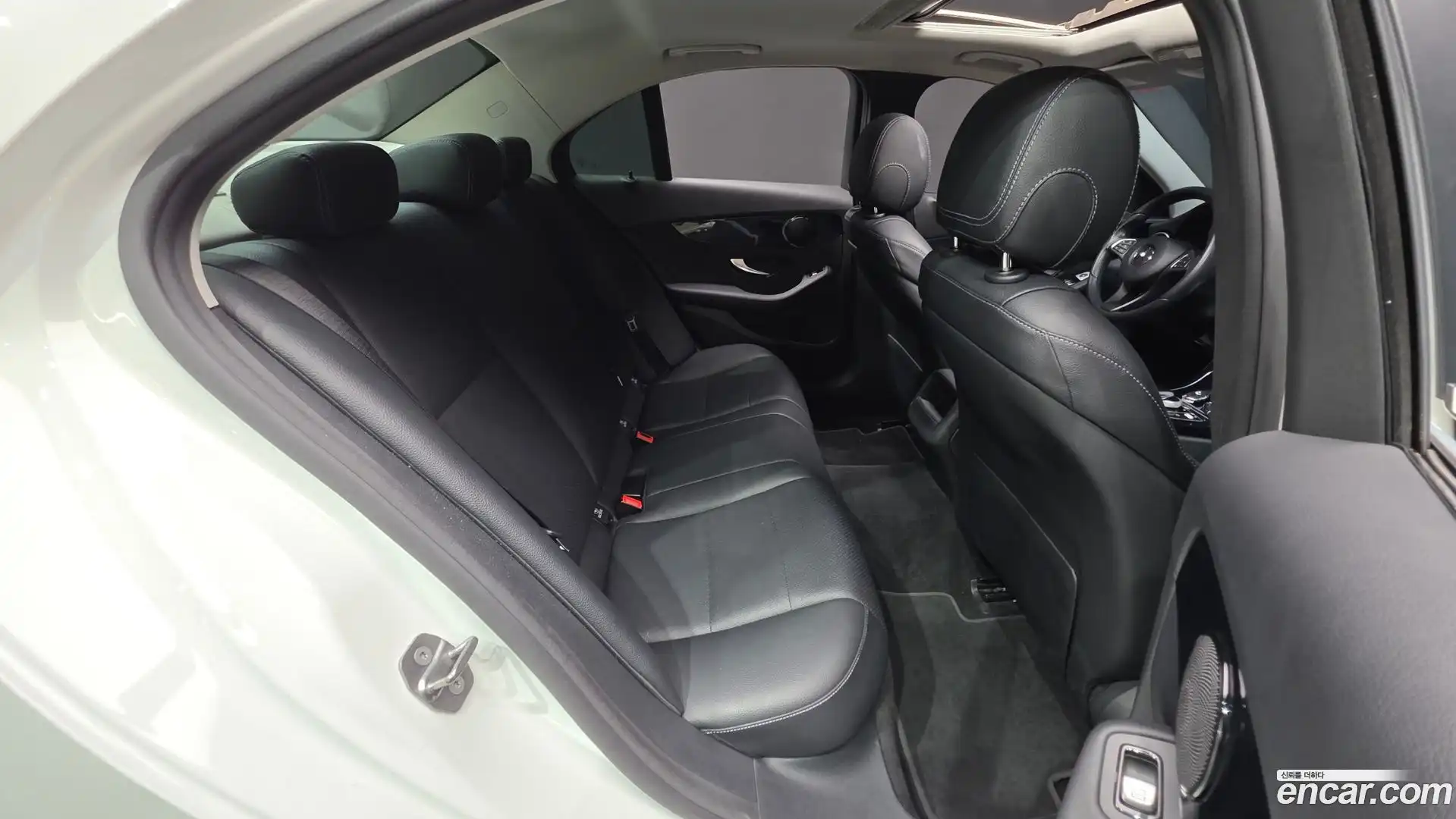 C-Class Mercedes-Benz 2017.1-OPTION-023