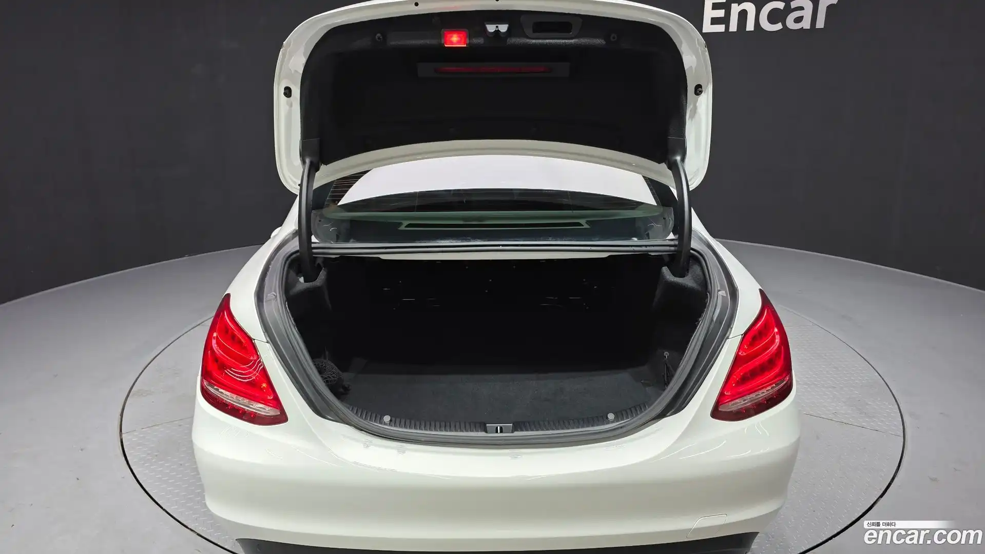 C-Class Mercedes-Benz 2017.1-OPTION-024